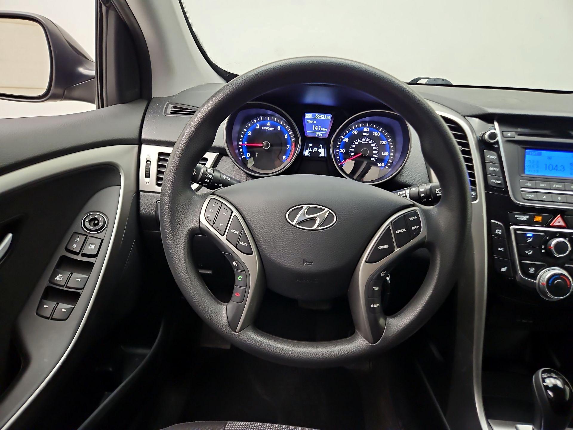 Thumbnail: 2014 Hyundai Elantra - 10