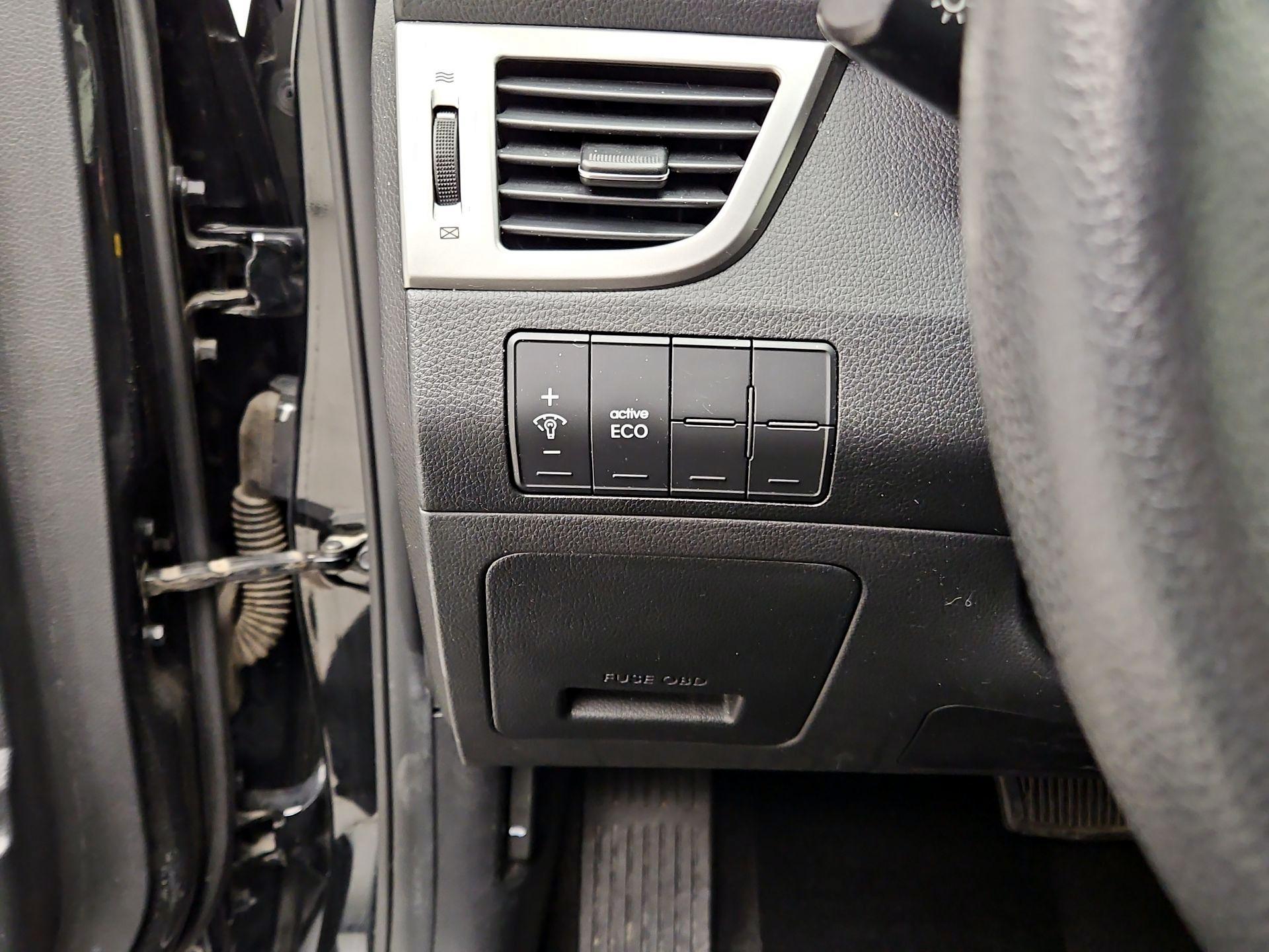 Thumbnail: 2014 Hyundai Elantra - 13