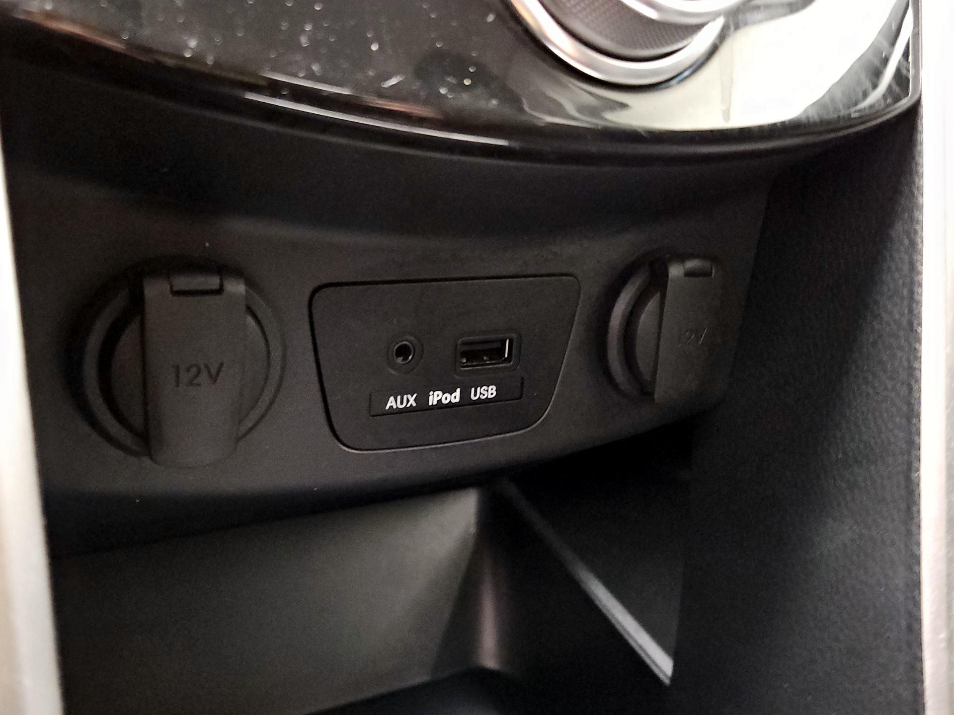Thumbnail: 2014 Hyundai Elantra - 17