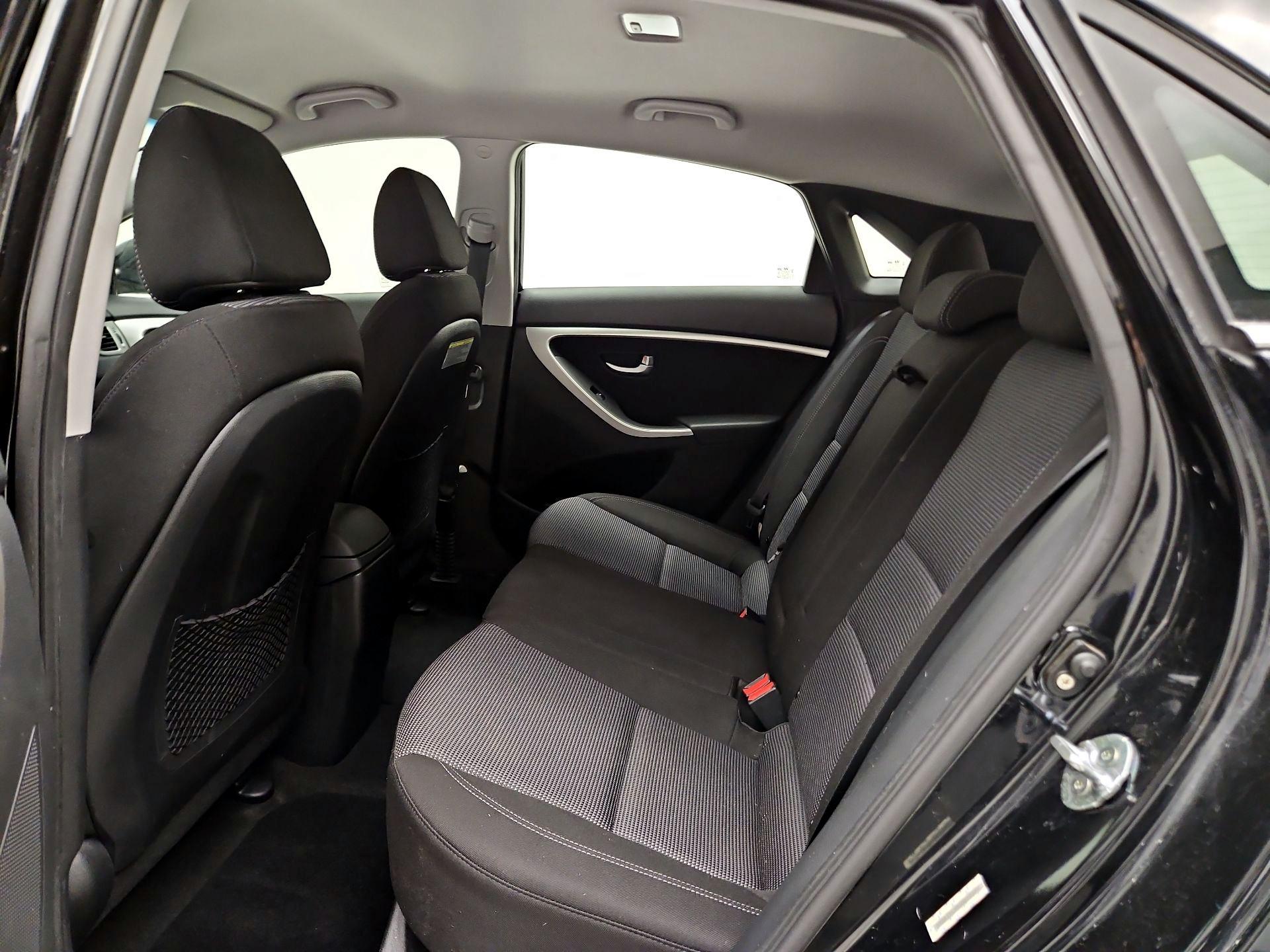 Thumbnail: 2014 Hyundai Elantra - 18