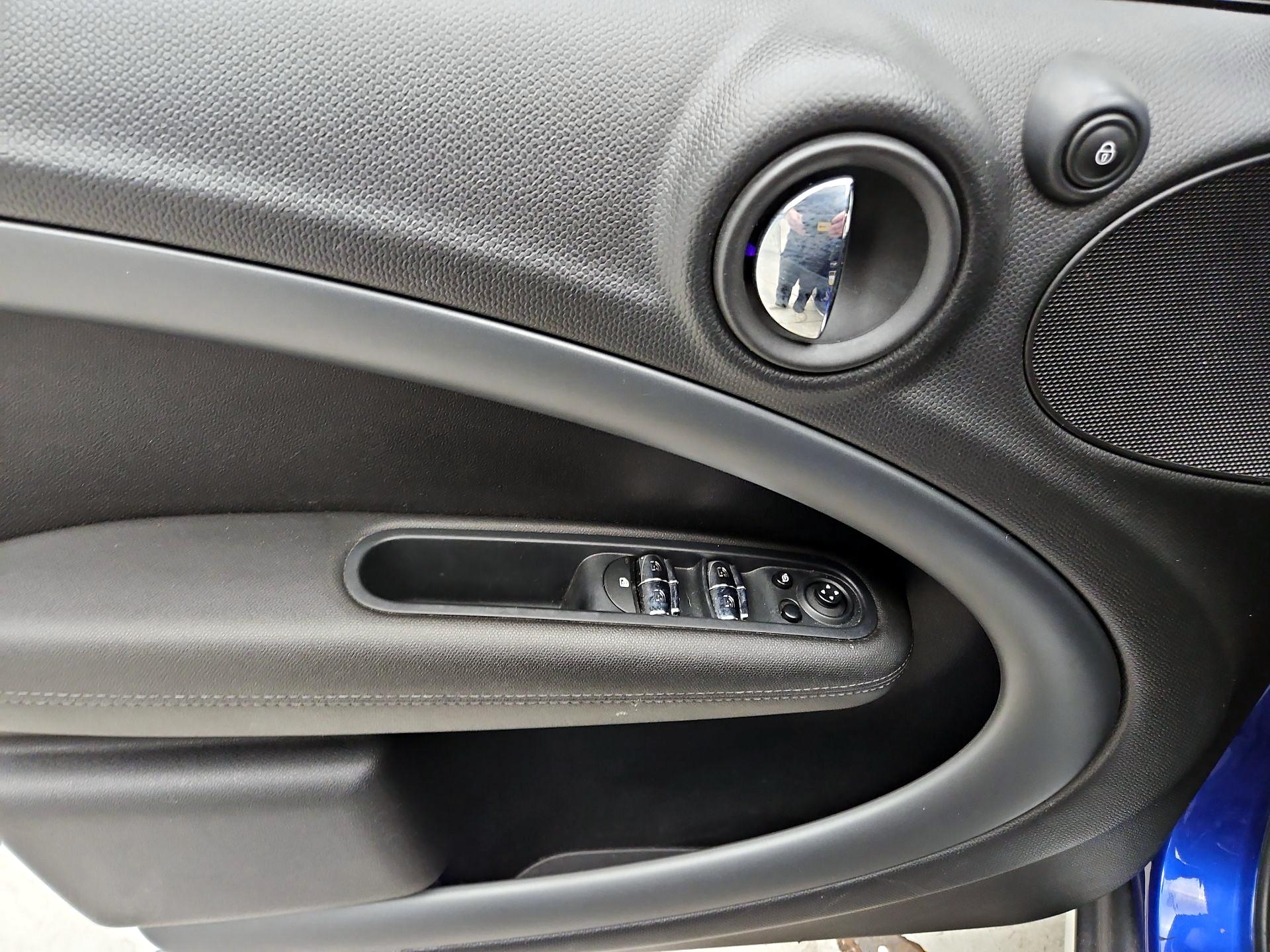 Thumbnail: 2016 MINI Cooper Countryman - 10