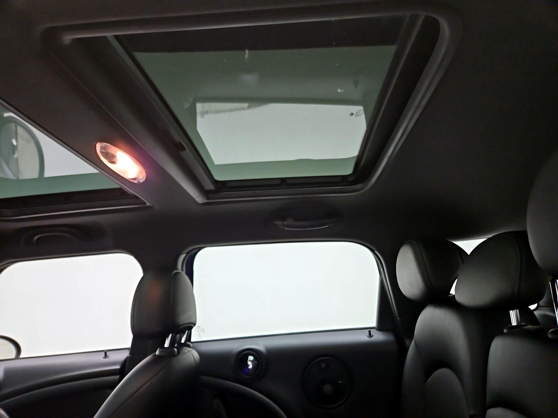 Thumbnail: 2016 MINI Cooper Countryman - 19