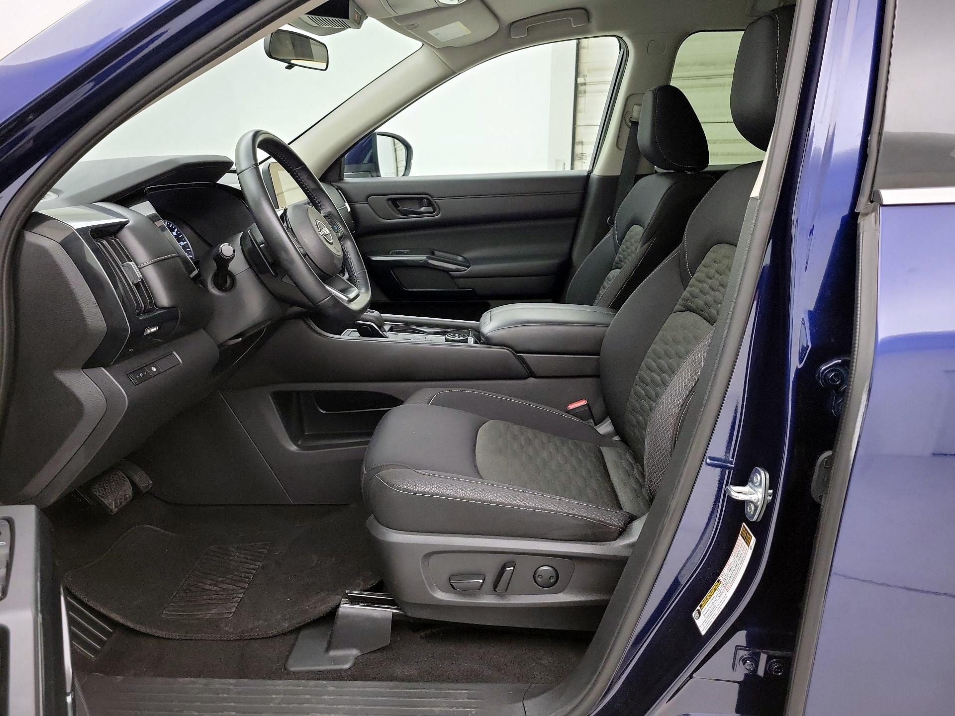 Thumbnail: 2023 Nissan Pathfinder - 11