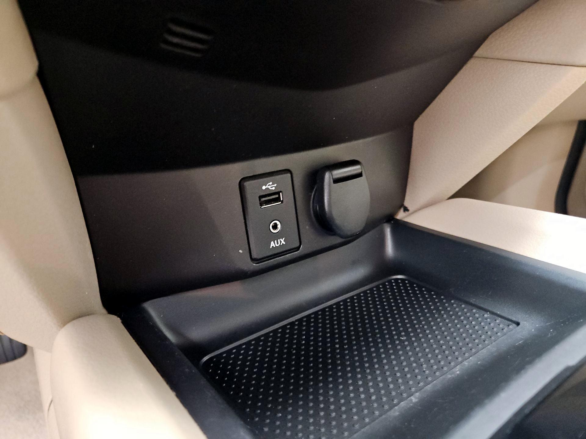 Thumbnail: 2015 Nissan Rogue - 18