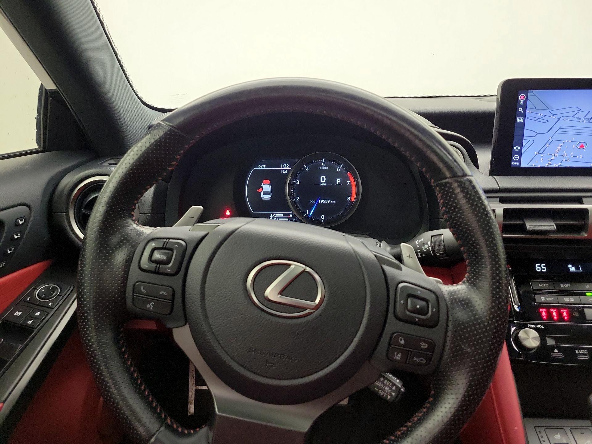 Thumbnail: 2022 Lexus IS - 10