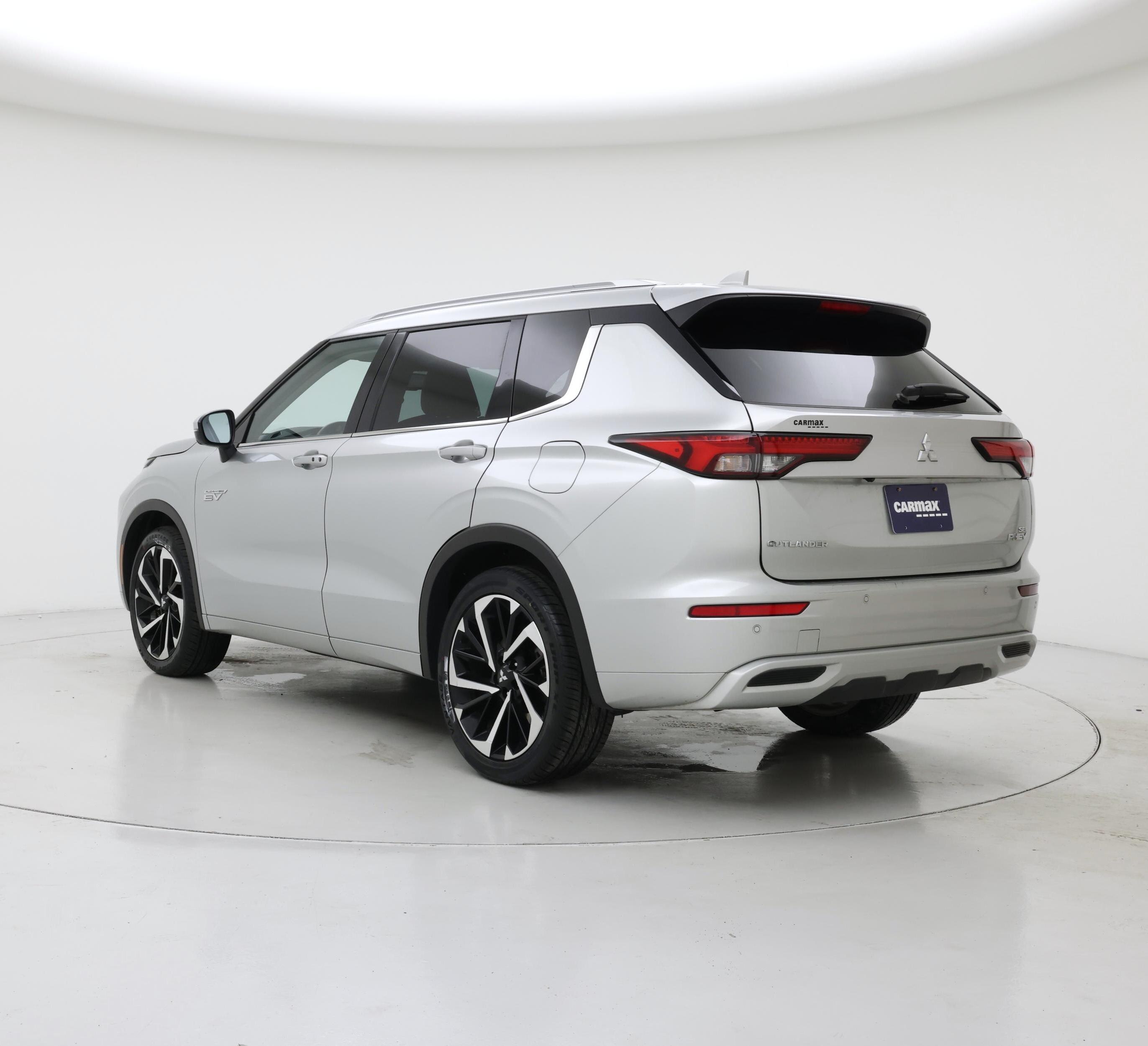Thumbnail: 2023 Mitsubishi Outlander - 2