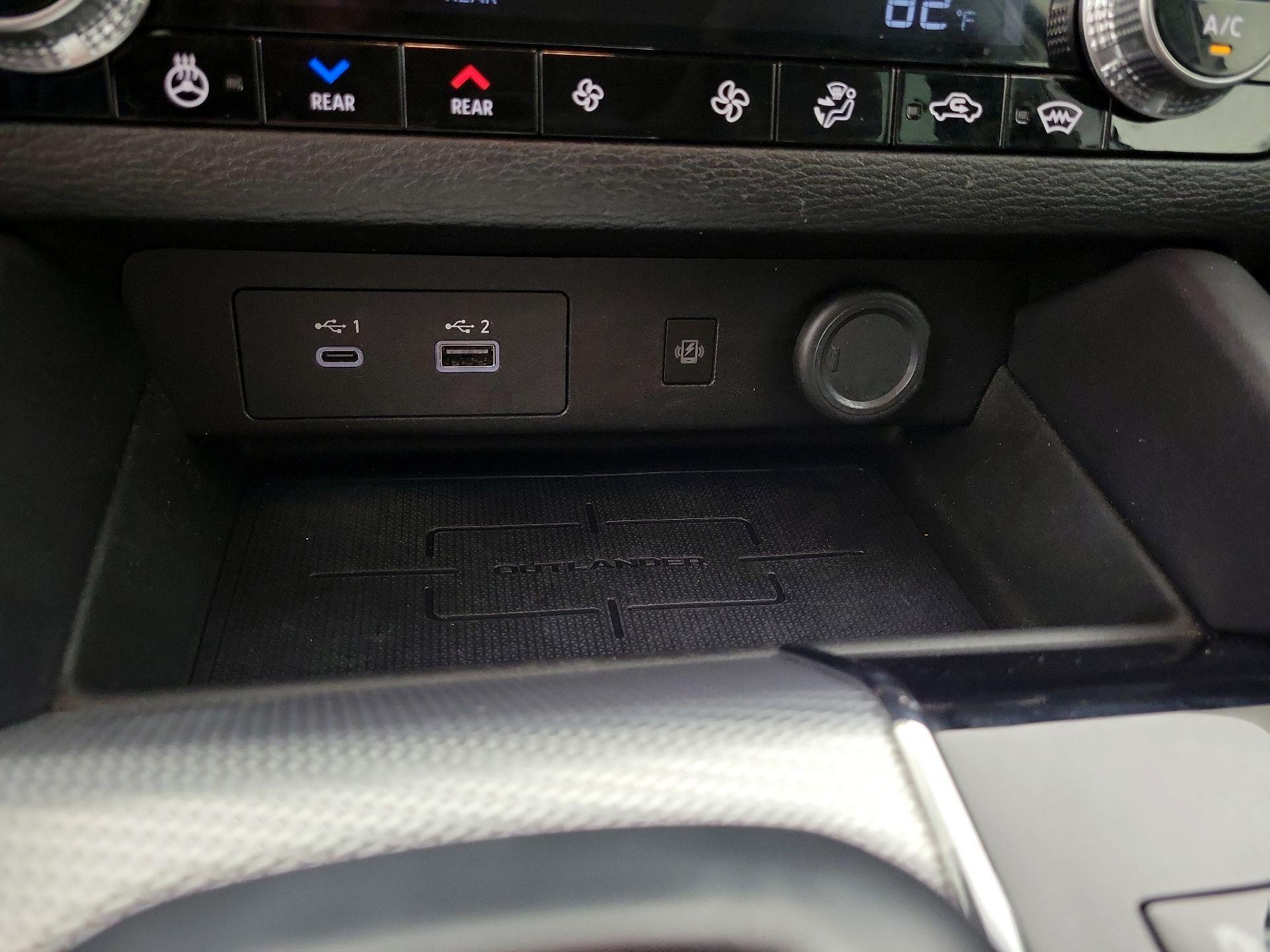 Thumbnail: 2023 Mitsubishi Outlander - 19