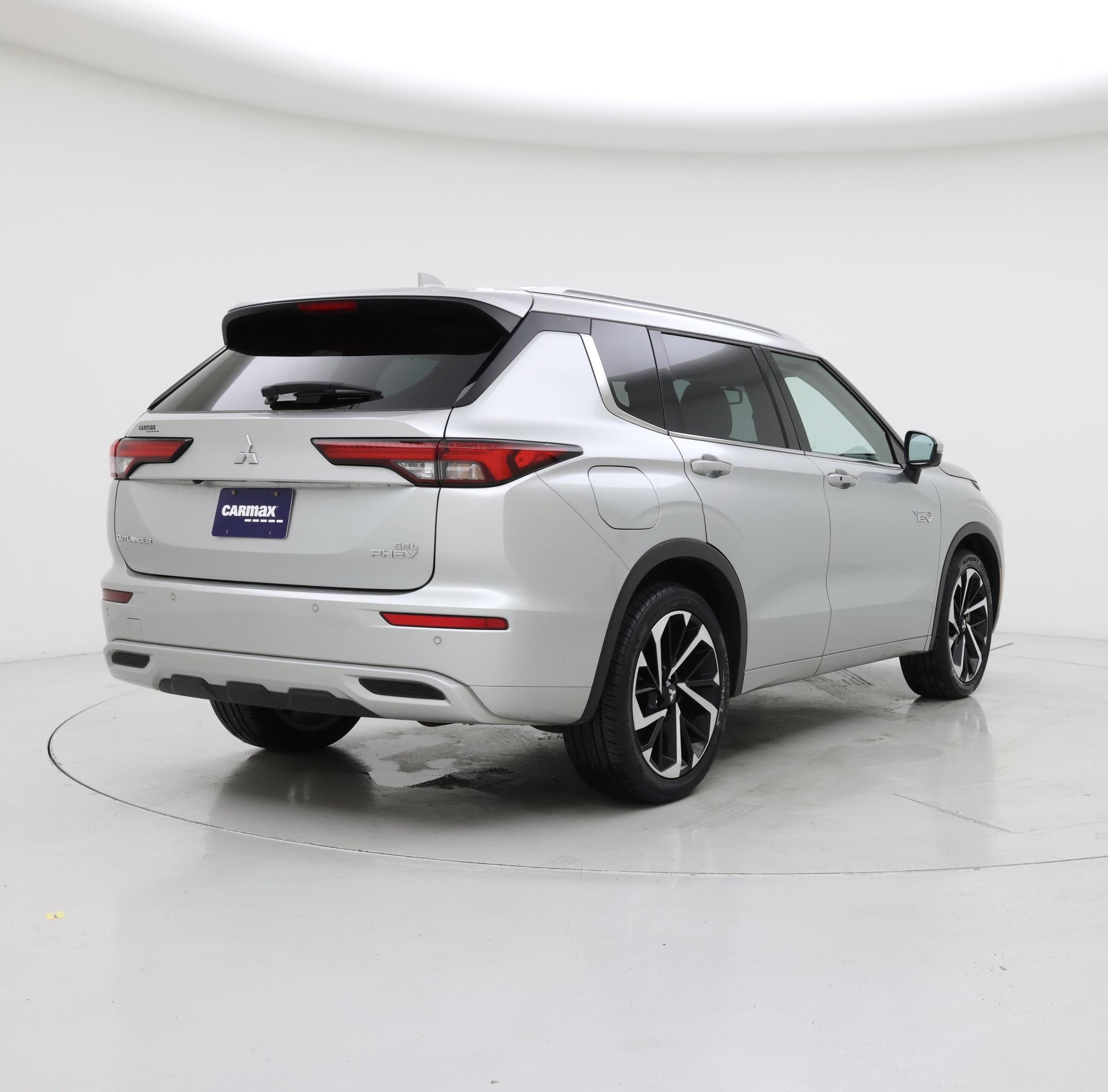 Thumbnail: 2023 Mitsubishi Outlander - 8