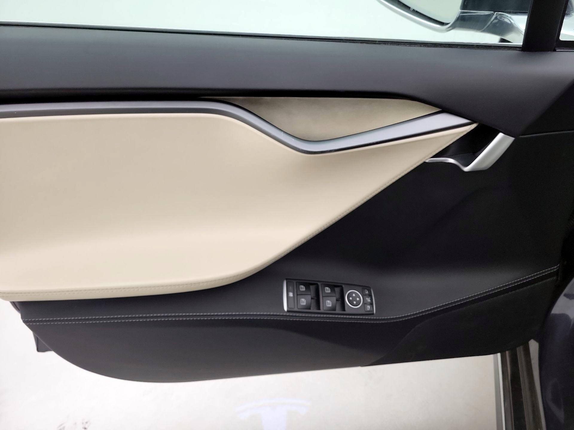 Thumbnail: 2020 Tesla Model S - 12