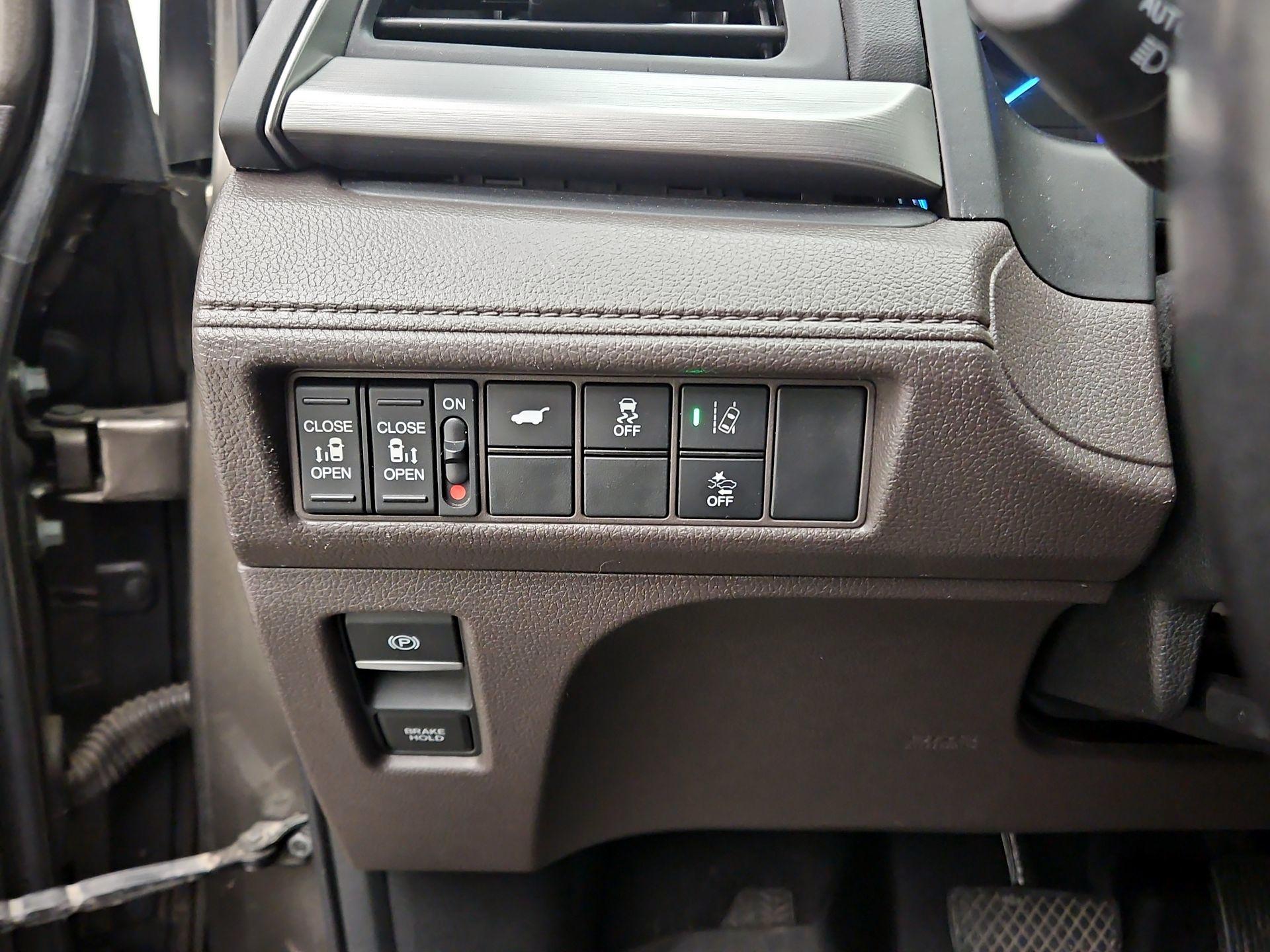 Thumbnail: 2019 Honda Odyssey - 13