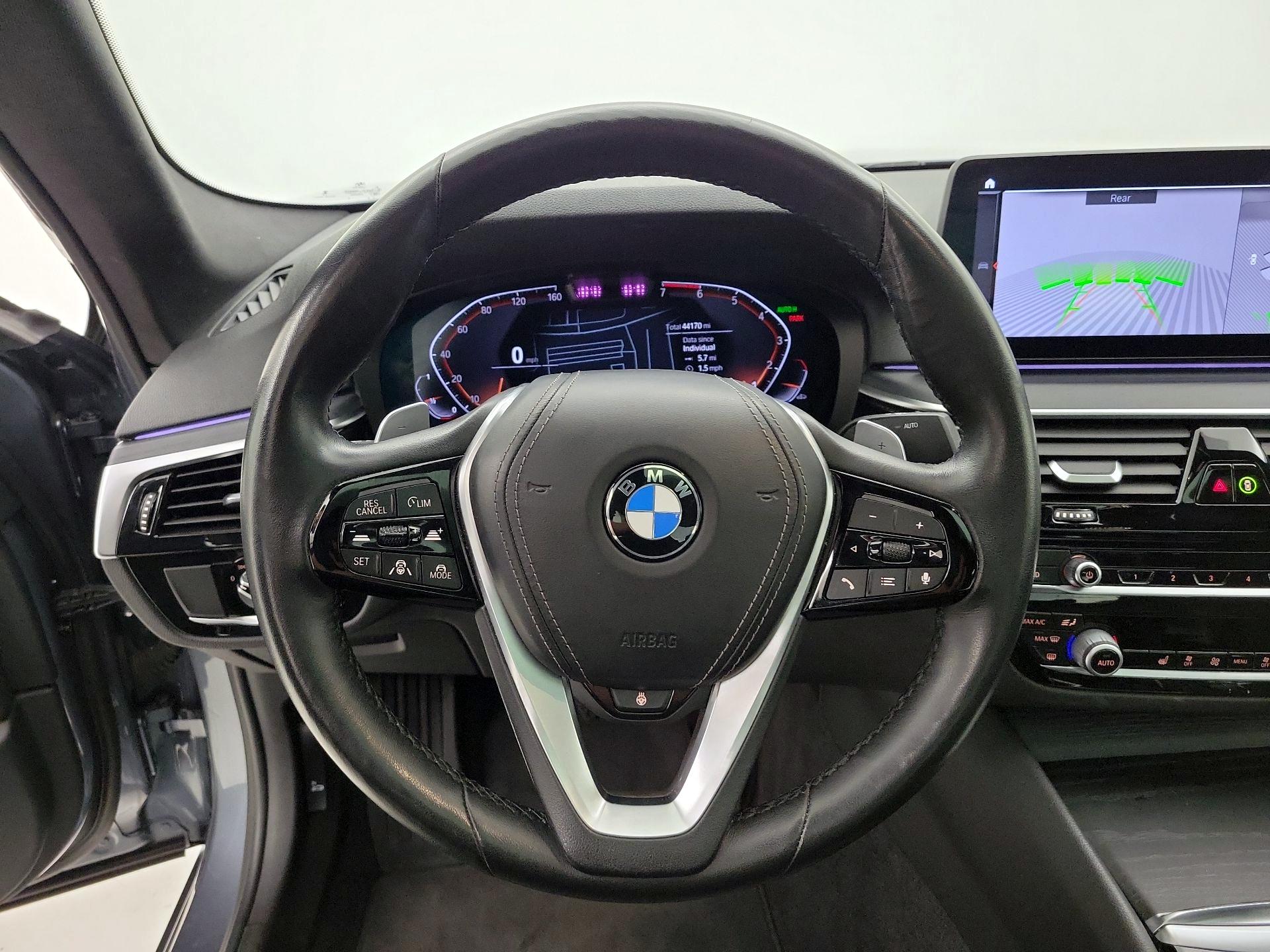 Thumbnail: 2021 BMW 5 Series - 10