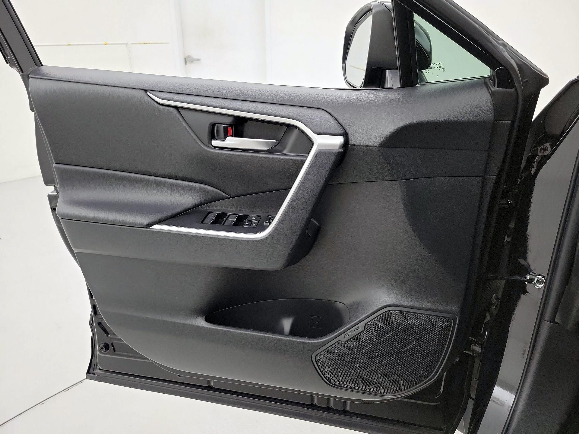 Thumbnail: 2023 Toyota RAV4 - 12