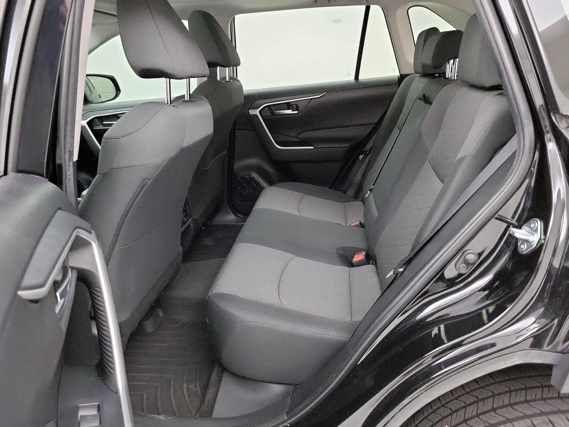 Thumbnail: 2023 Toyota RAV4 - 20