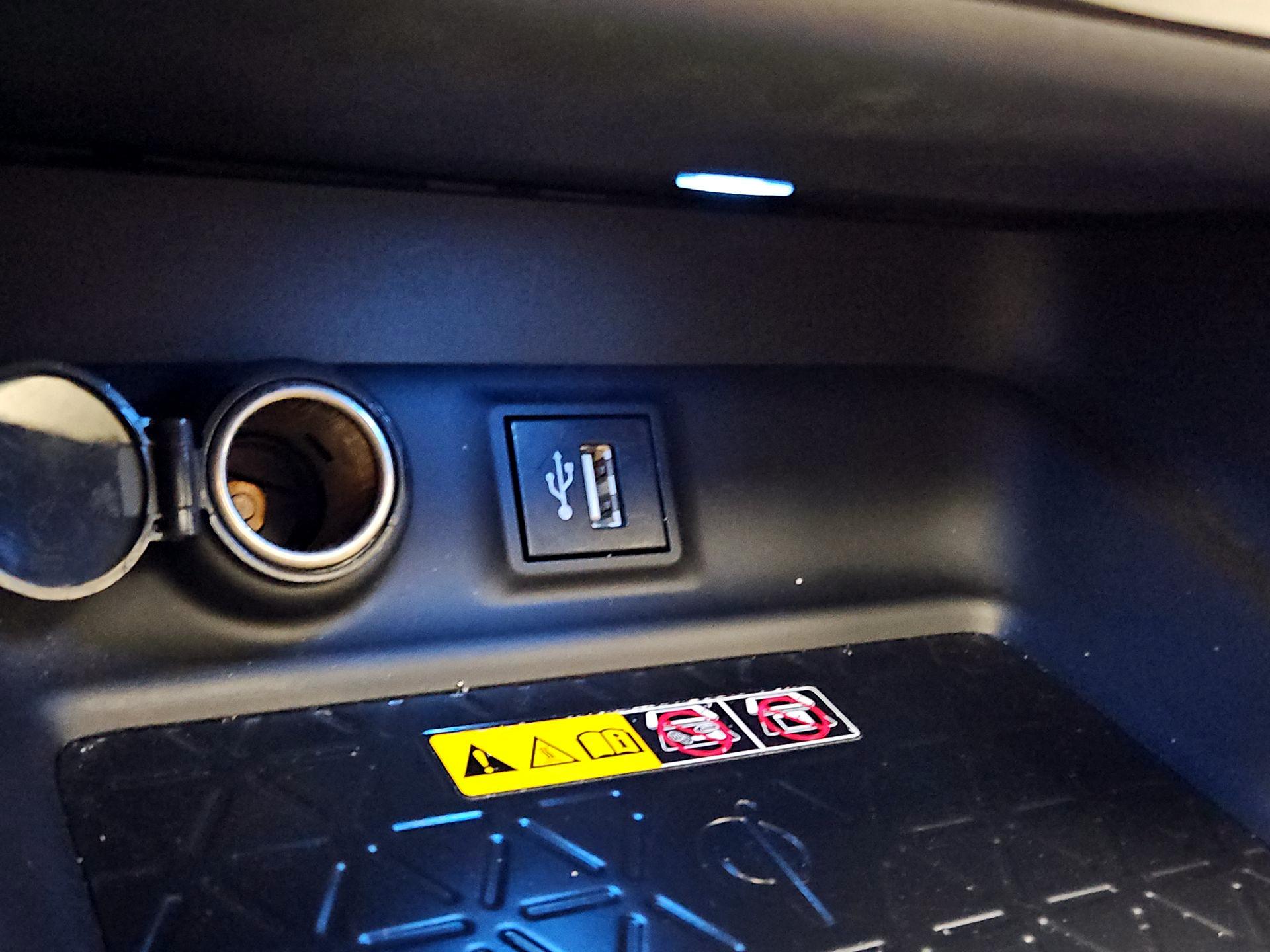 Thumbnail: 2023 Toyota RAV4 - 17