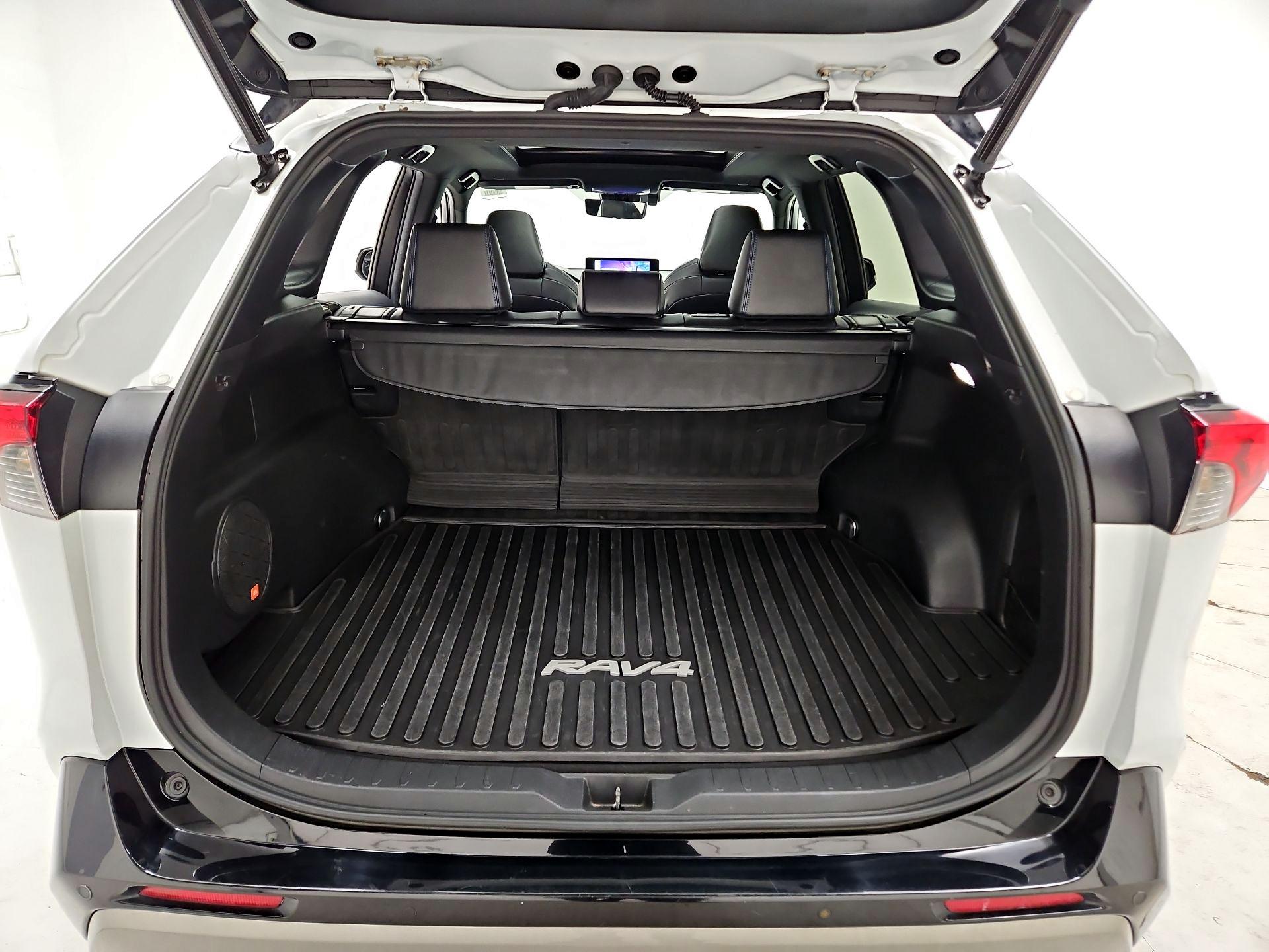 Thumbnail: 2023 Toyota RAV4 - 20