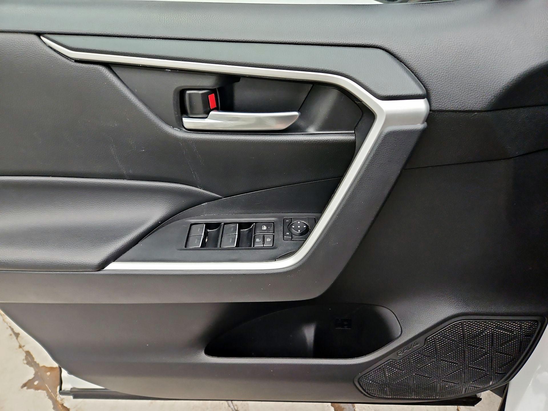 Thumbnail: 2023 Toyota RAV4 - 10