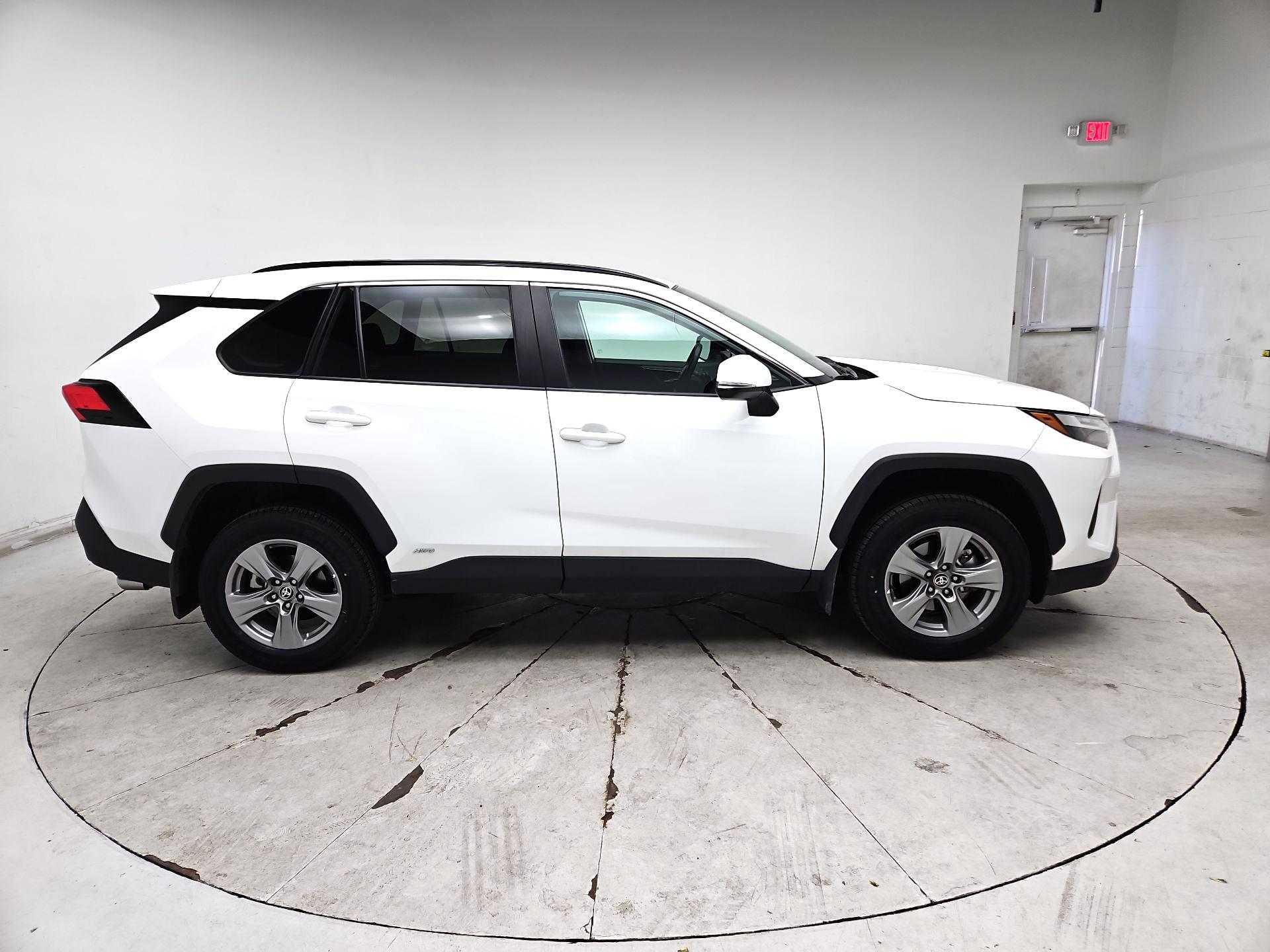 Thumbnail: 2023 Toyota RAV4 - 4