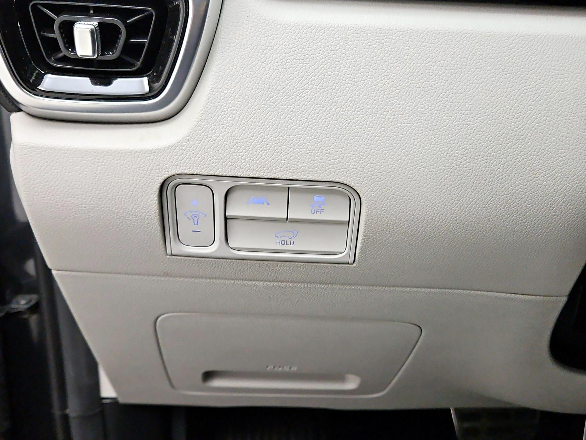 Thumbnail: 2023 Kia Sorento - 11