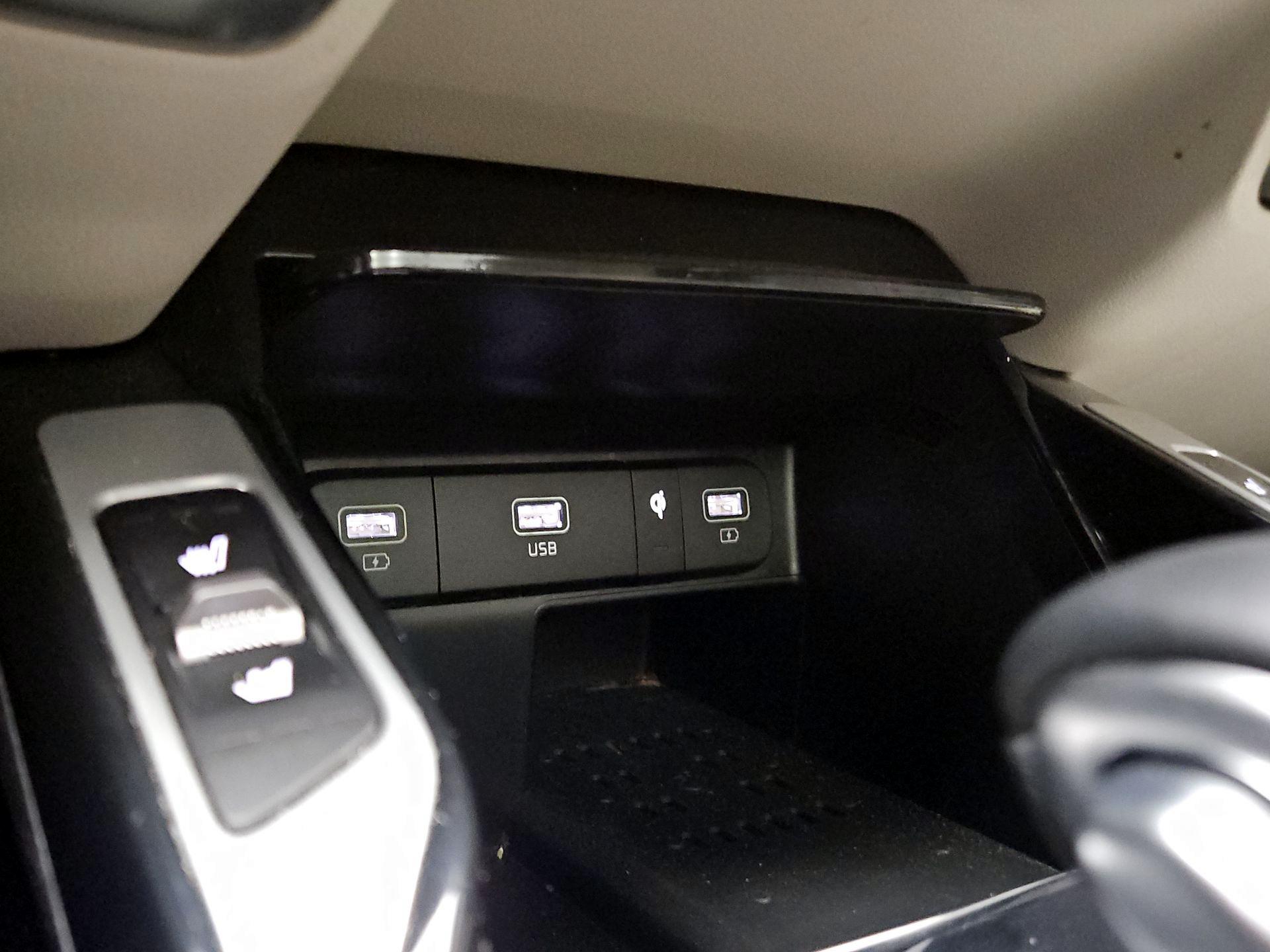 Thumbnail: 2023 Kia Sorento - 15