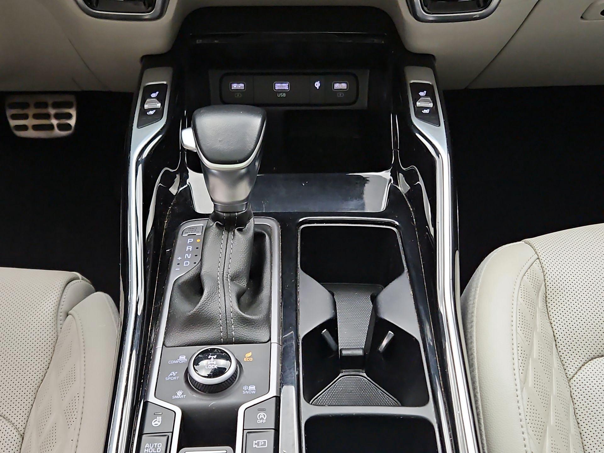 Thumbnail: 2023 Kia Sorento - 16