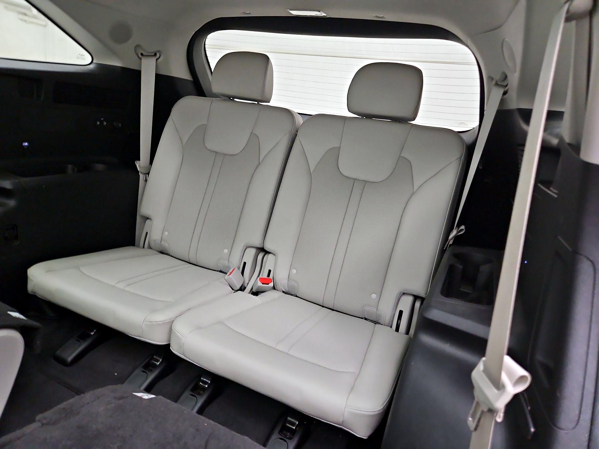 Thumbnail: 2023 Kia Sorento - 20