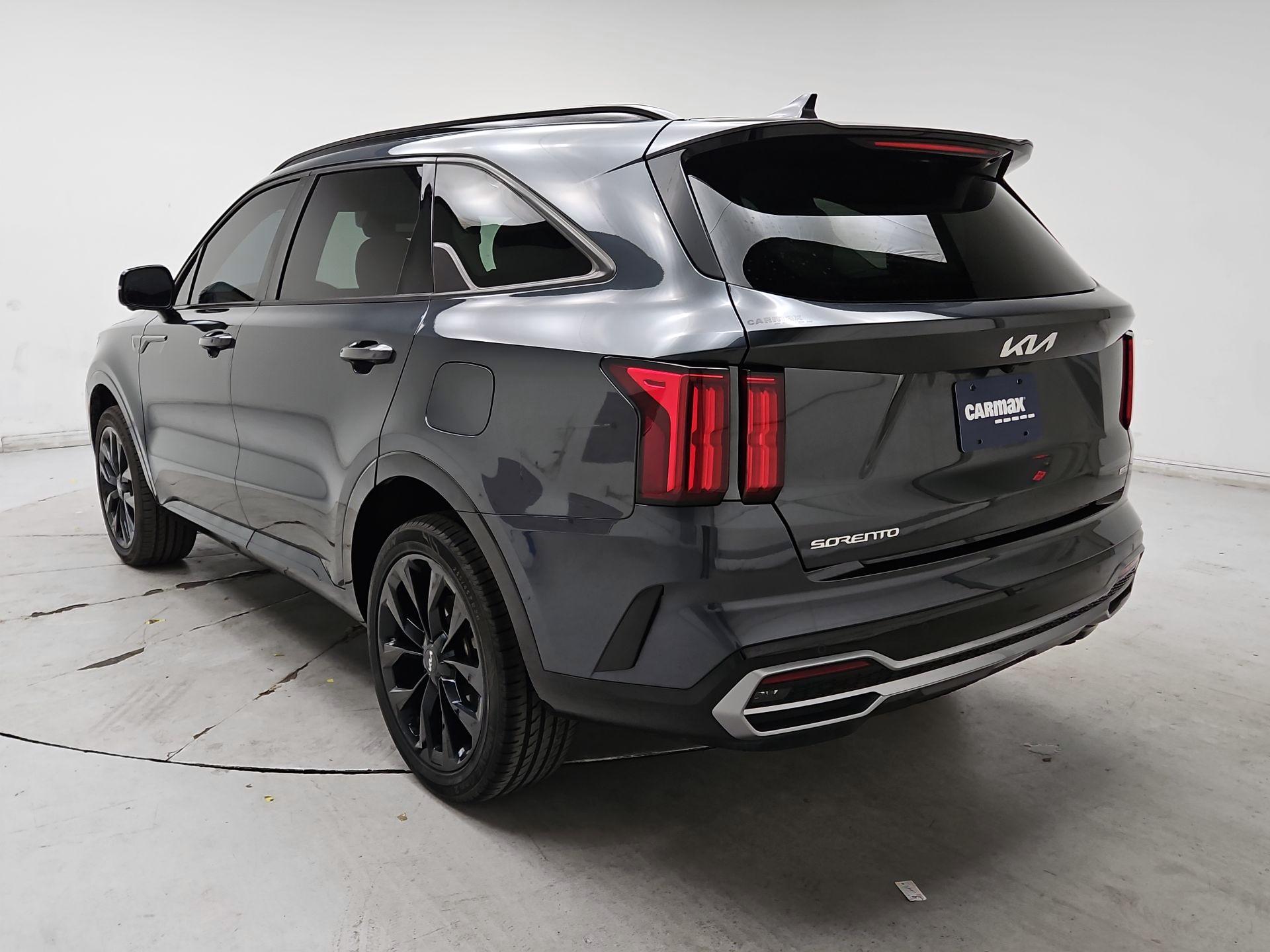 Thumbnail: 2023 Kia Sorento - 7