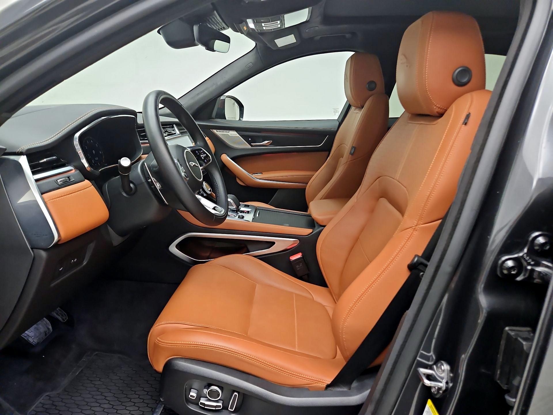 Thumbnail: 2025 Jaguar F-Pace - 9