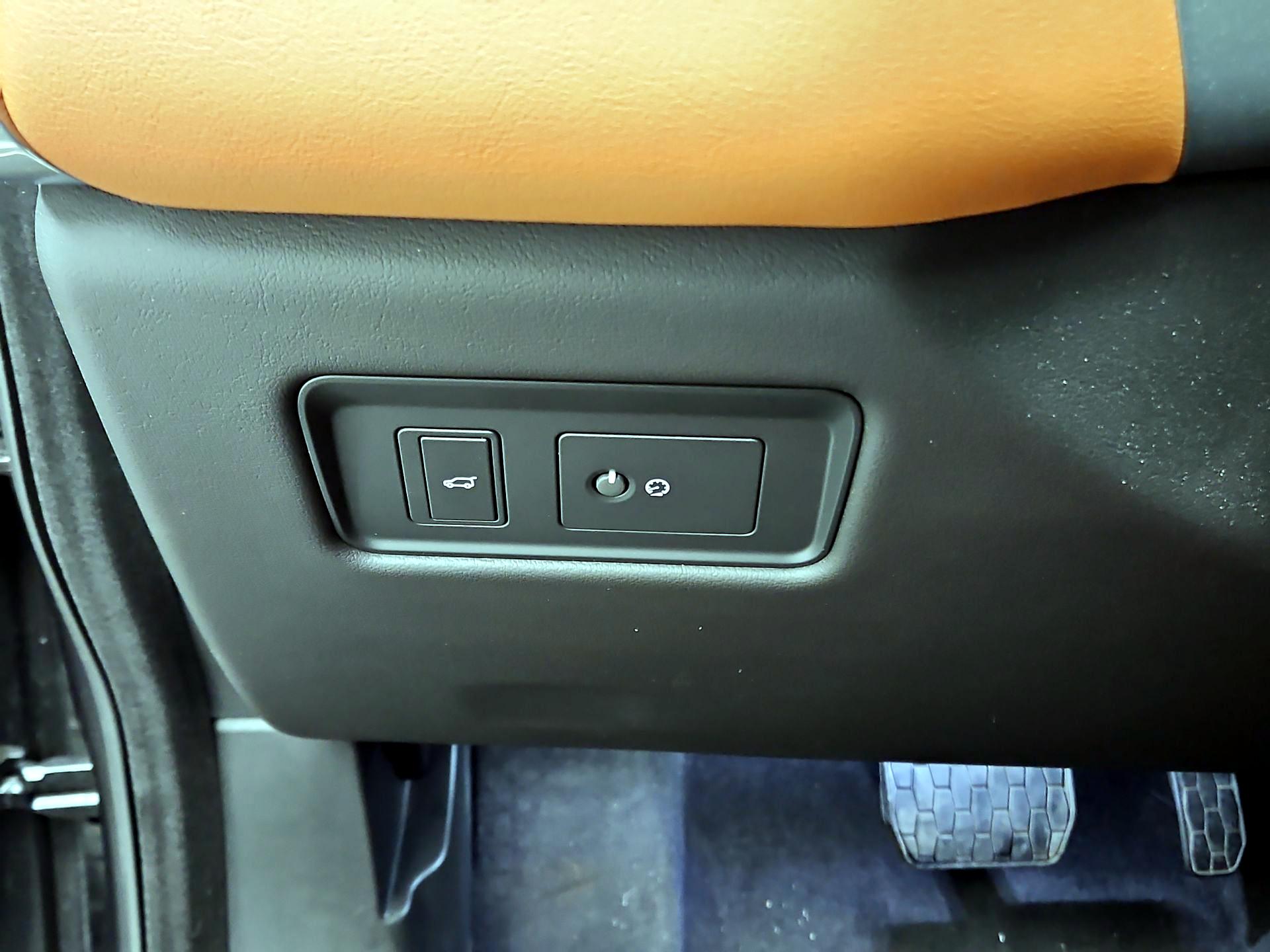 Thumbnail: 2025 Jaguar F-Pace - 11