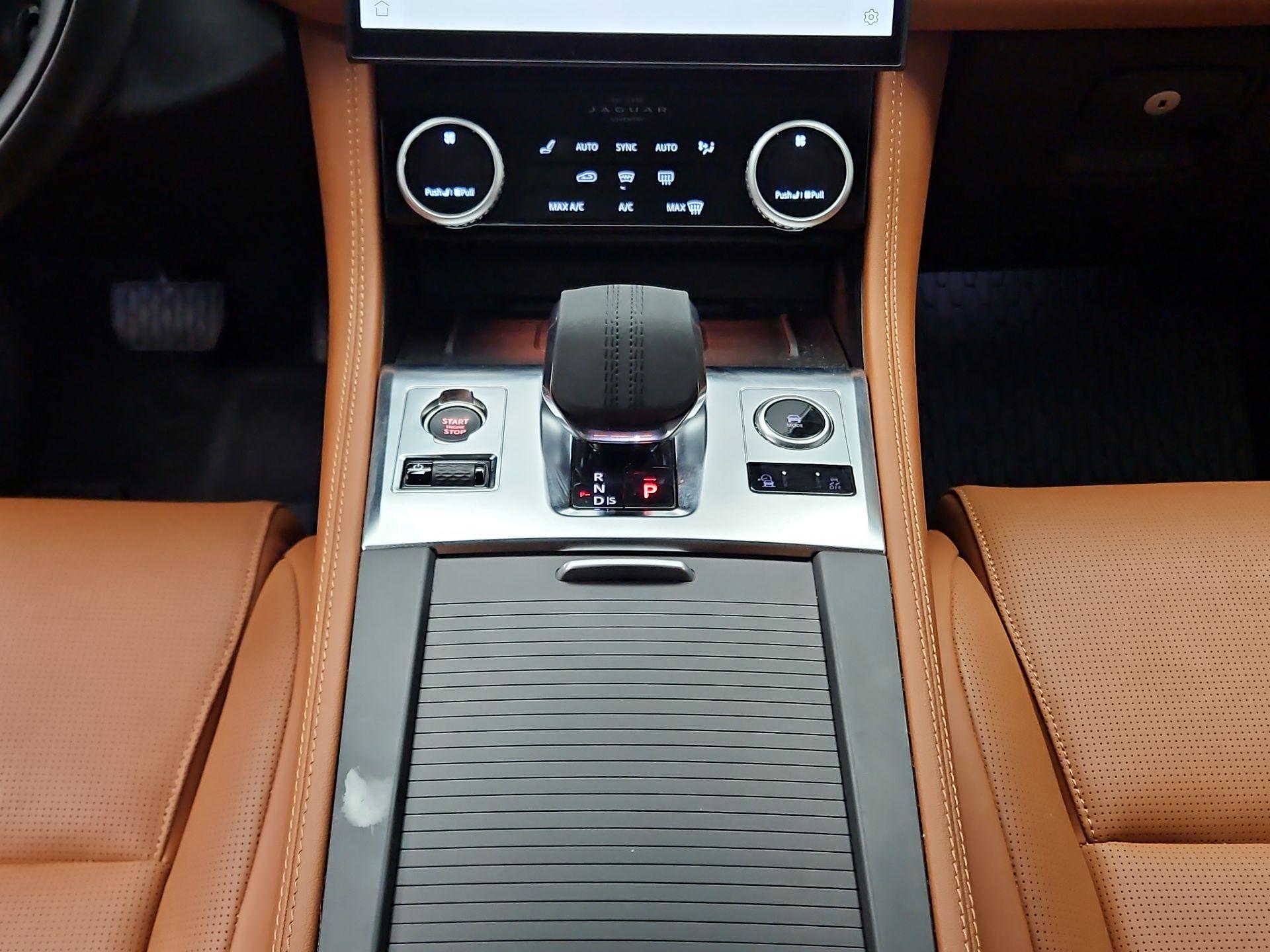 Thumbnail: 2025 Jaguar F-Pace - 16