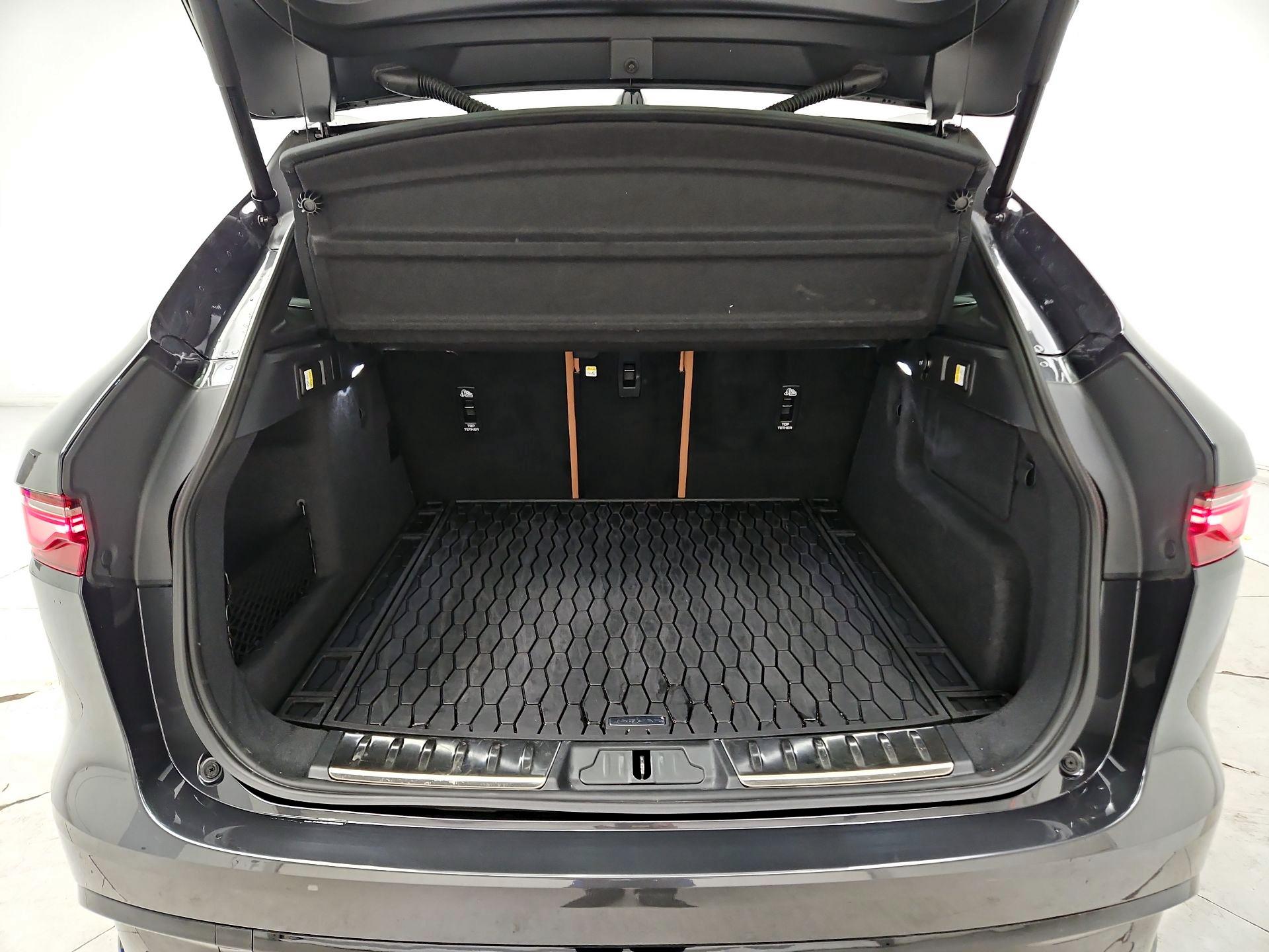 Thumbnail: 2025 Jaguar F-Pace - 20