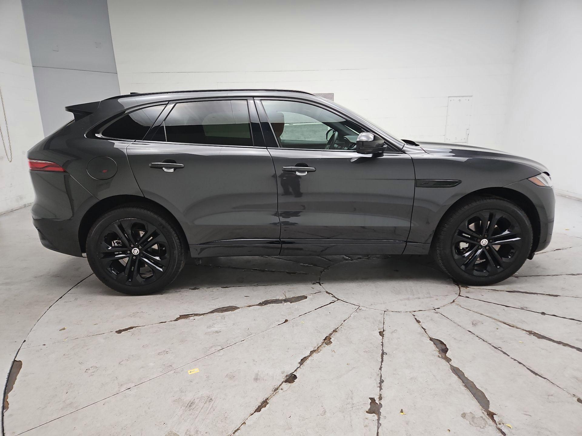 Thumbnail: 2025 Jaguar F-Pace - 4