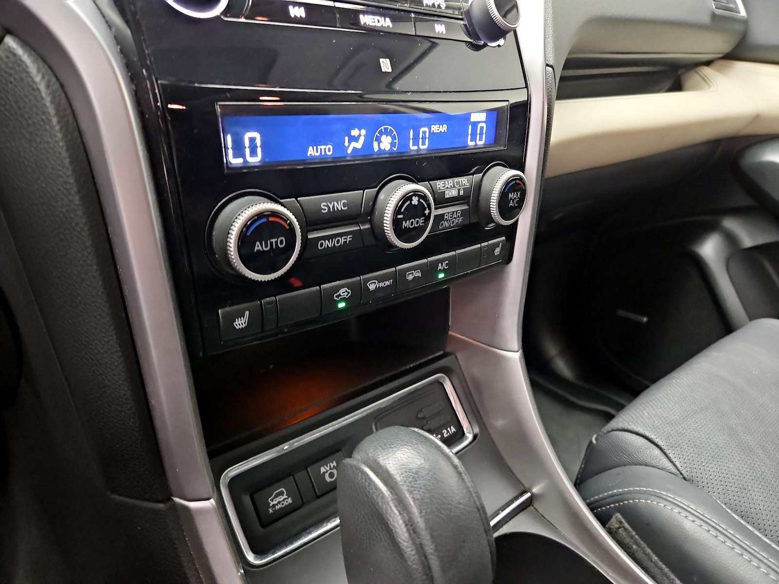 2019 Subaru Ascent Limited - Photo 18