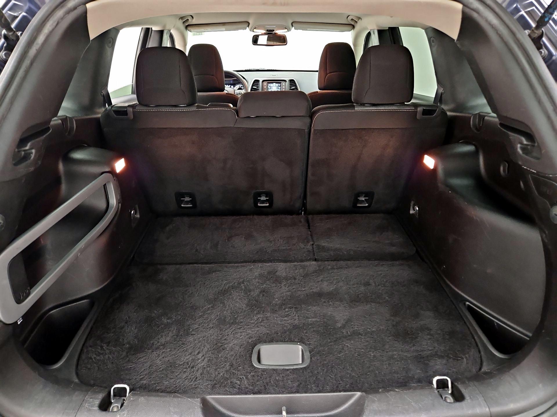 Thumbnail: 2016 Jeep Cherokee - 19