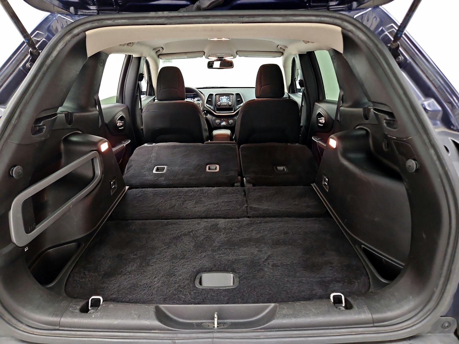 Thumbnail: 2016 Jeep Cherokee - 20