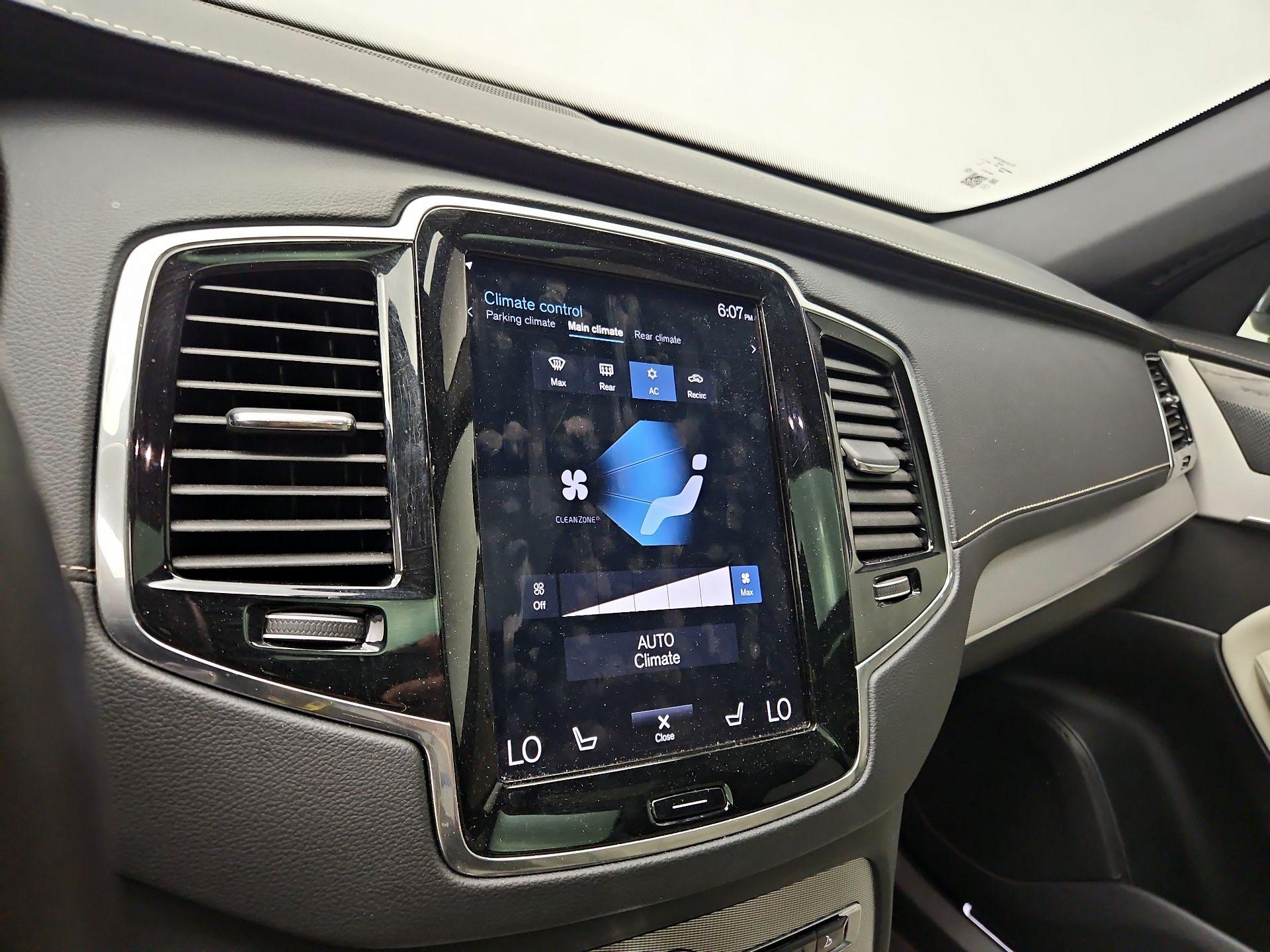 Thumbnail: 2021 Volvo XC90 - 17