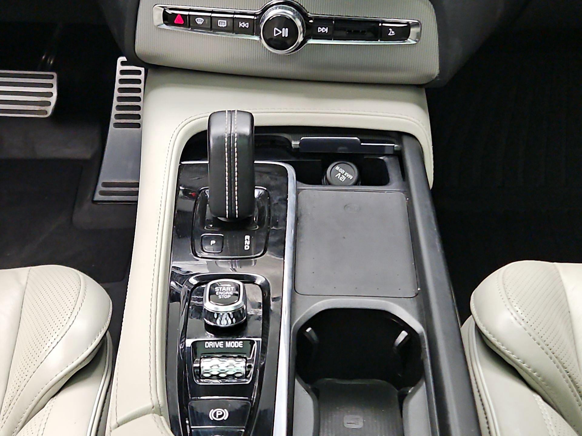 Thumbnail: 2021 Volvo XC90 - 18