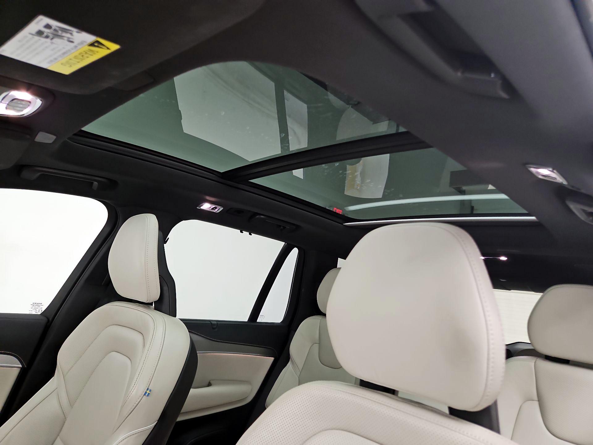 Thumbnail: 2021 Volvo XC90 - 20