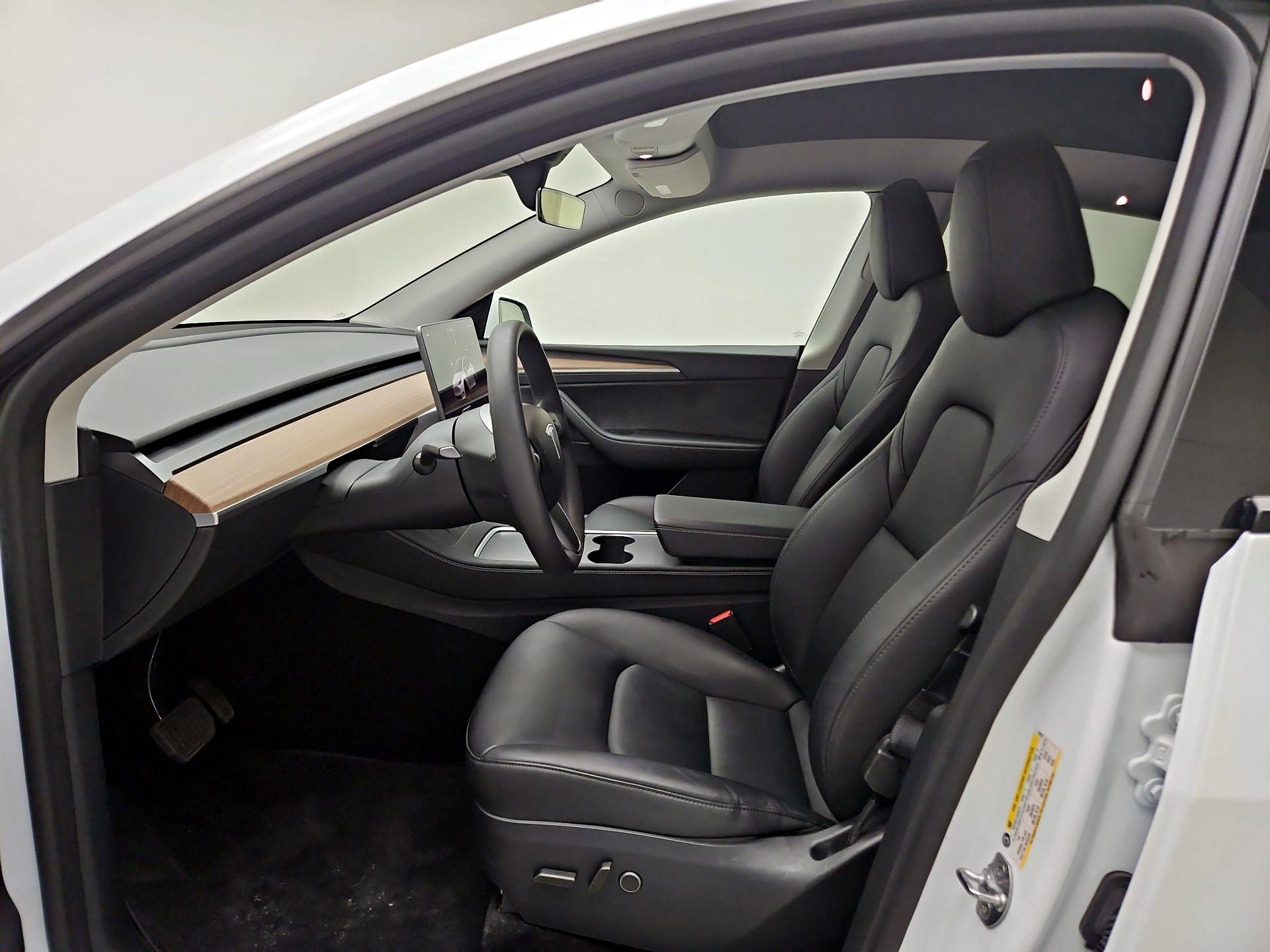 Thumbnail: 2025 Tesla Model Y - 9