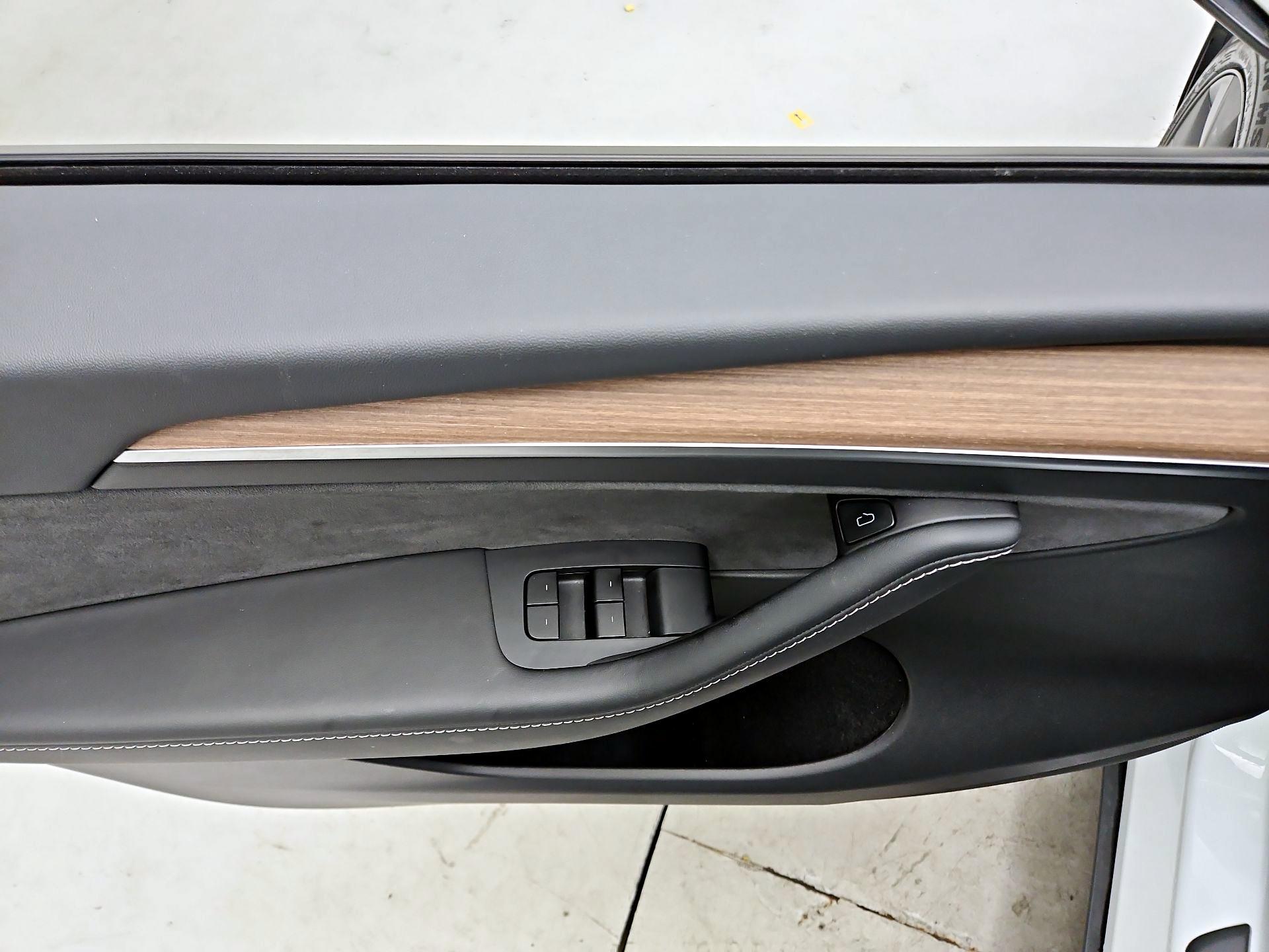 Thumbnail: 2025 Tesla Model Y - 10