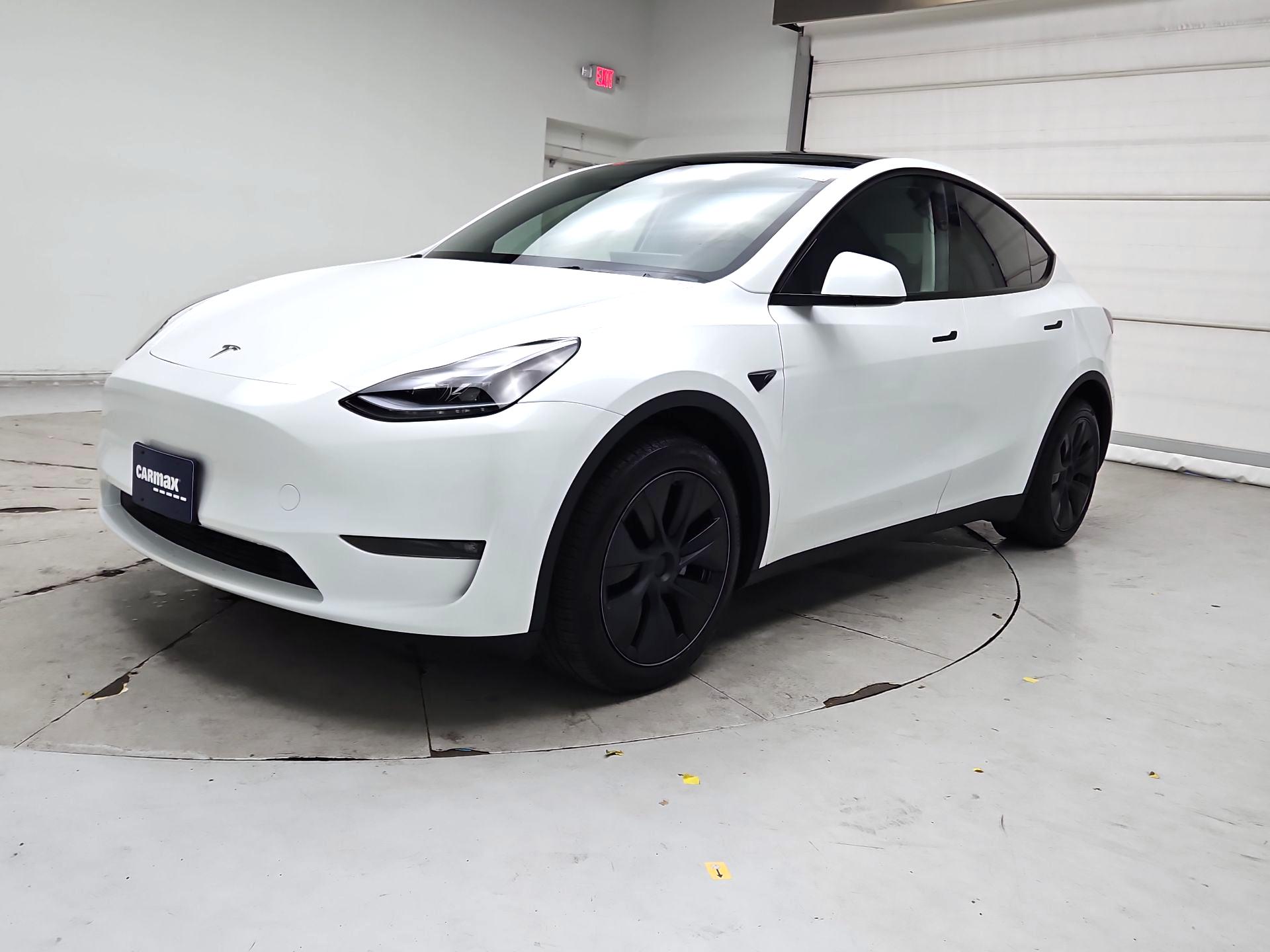 Thumbnail: 2025 Tesla Model Y - 3