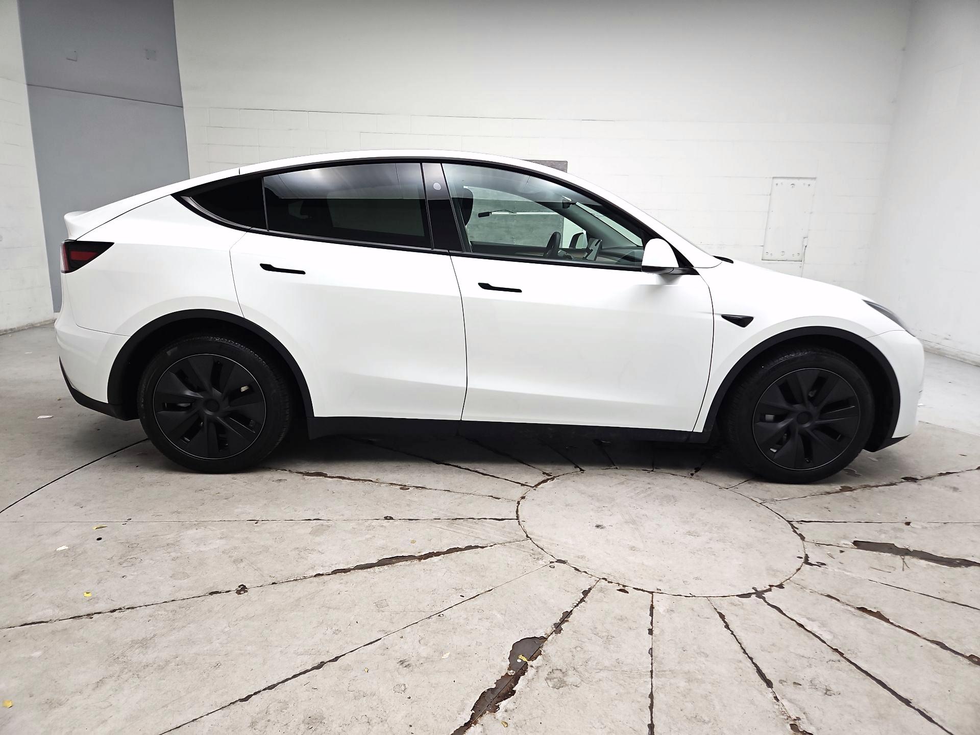 Thumbnail: 2025 Tesla Model Y - 4