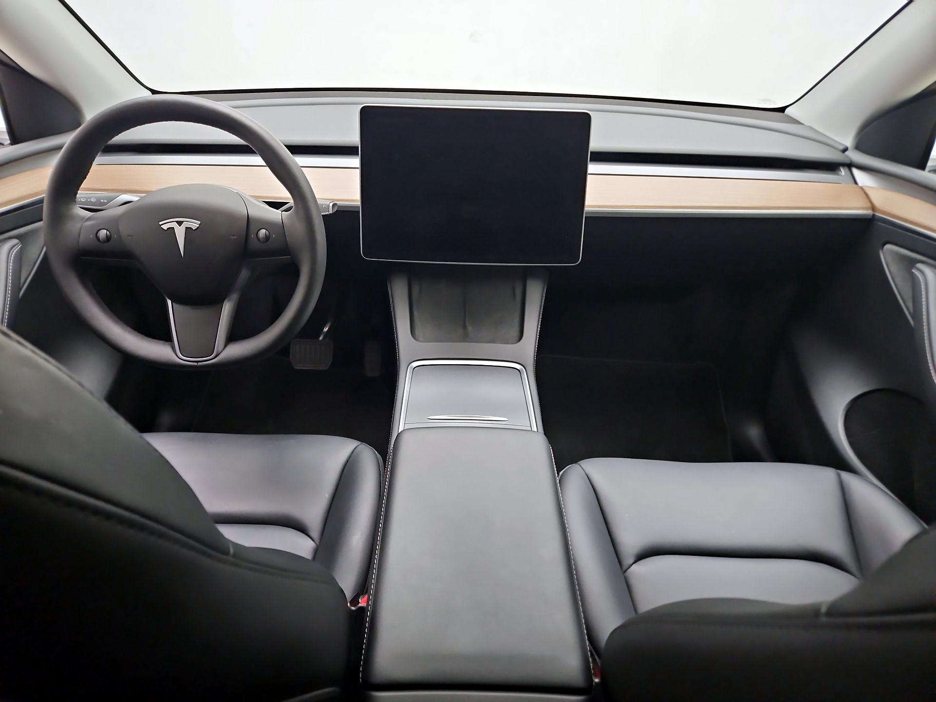 Thumbnail: 2025 Tesla Model Y - 8