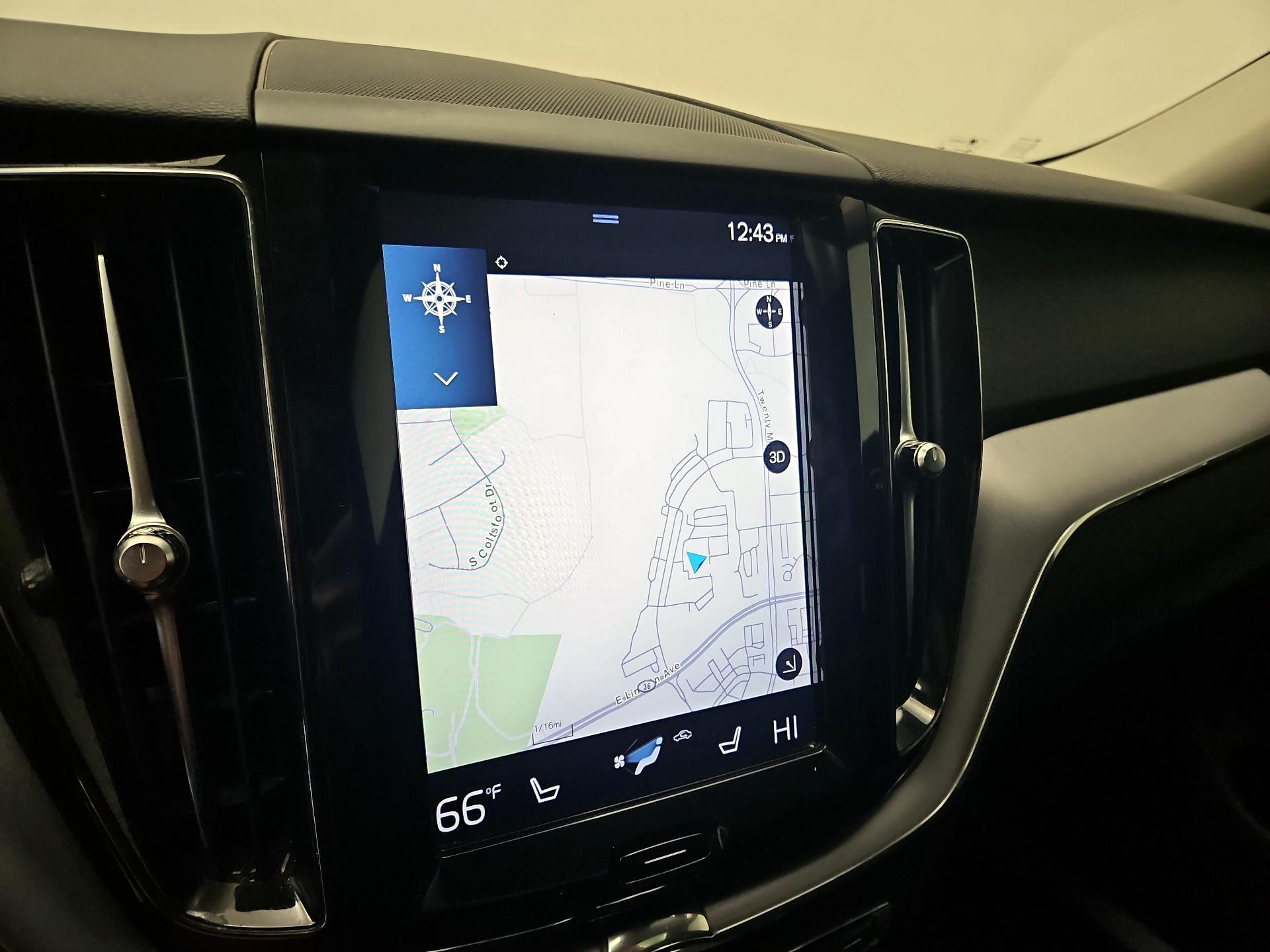 Thumbnail: 2020 Volvo XC60 - 14