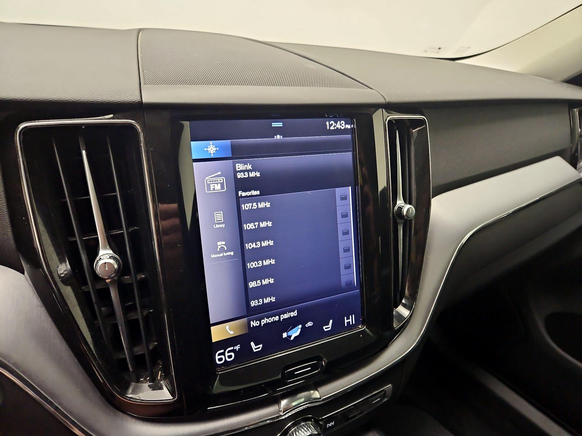 Thumbnail: 2020 Volvo XC60 - 16