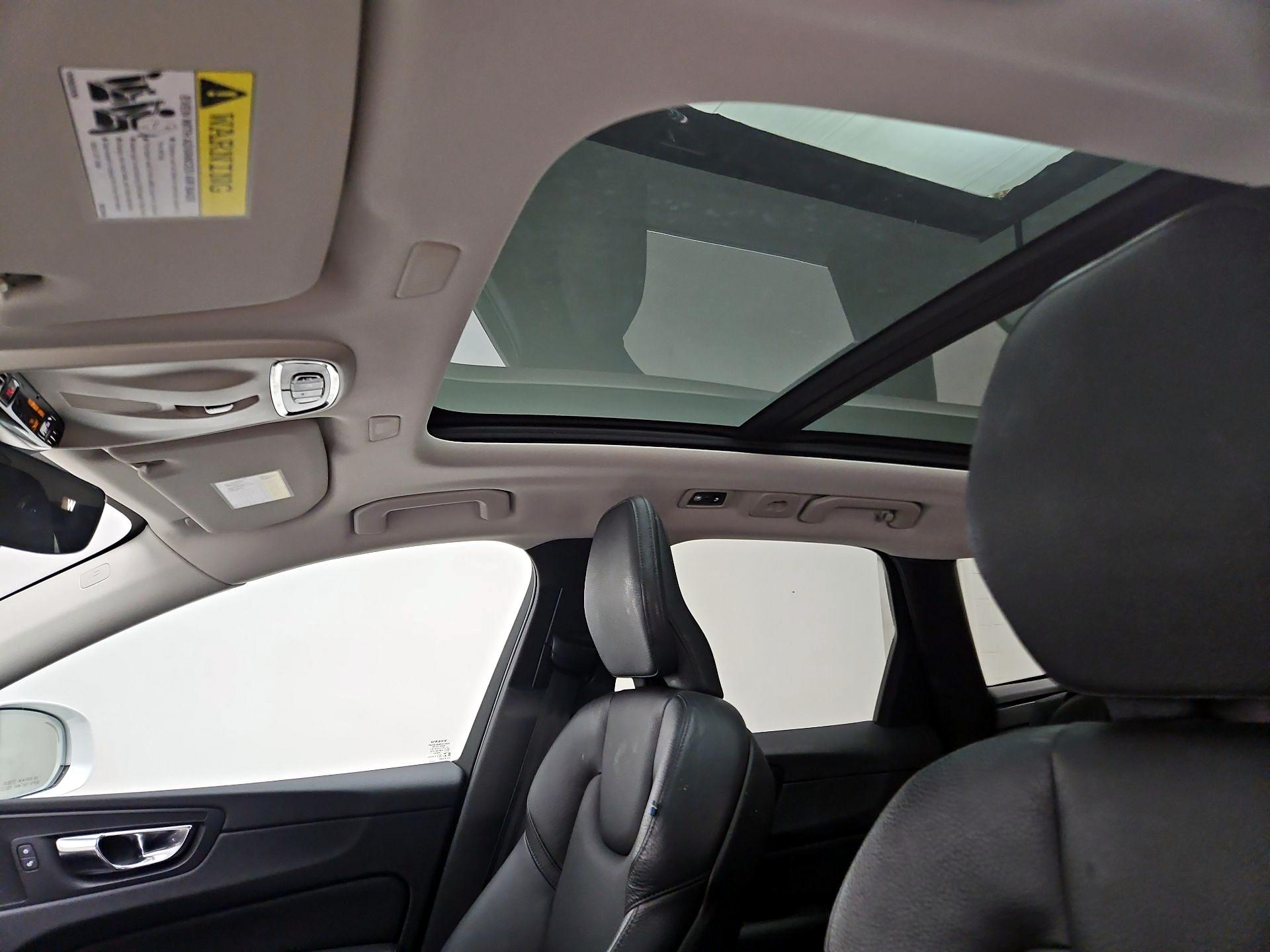 Thumbnail: 2020 Volvo XC60 - 20