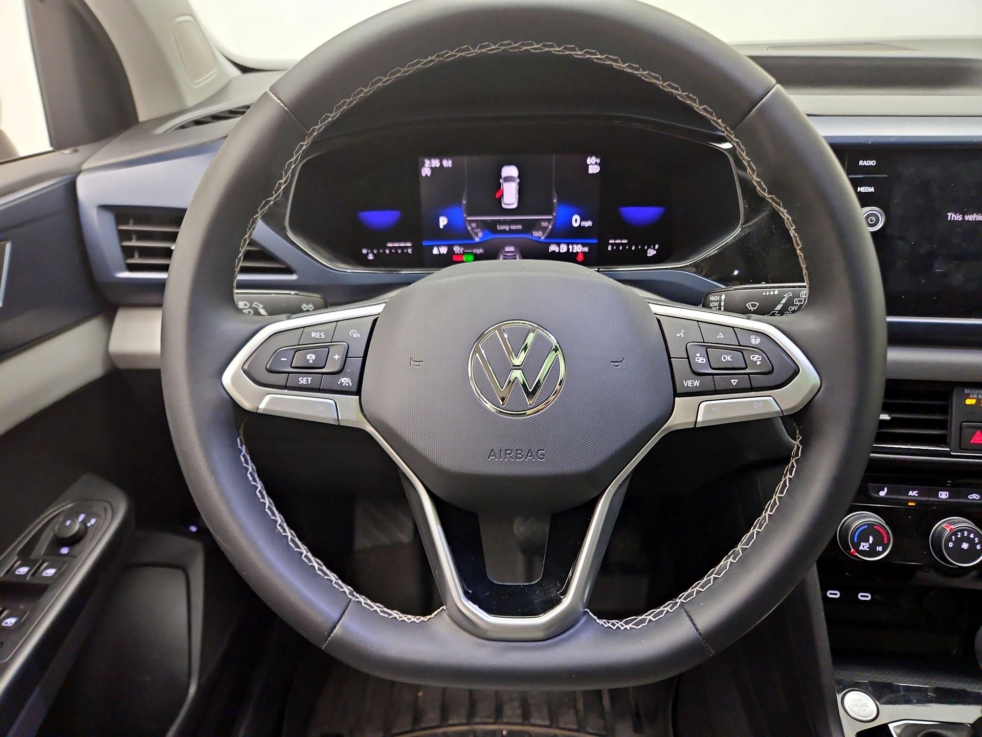 Thumbnail: 2023 Volkswagen Taos - 10