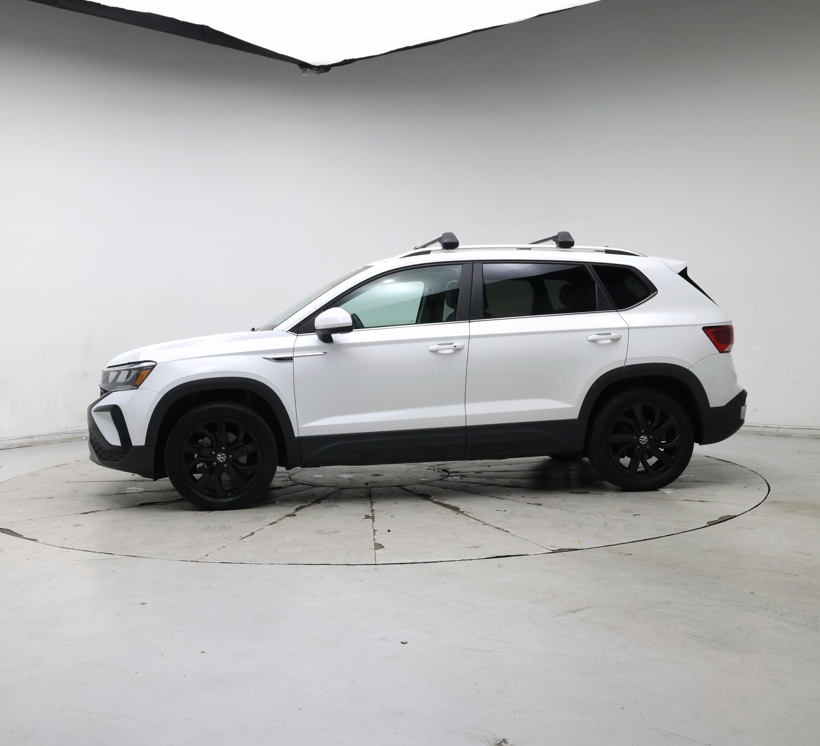 Thumbnail: 2023 Volkswagen Taos - 3