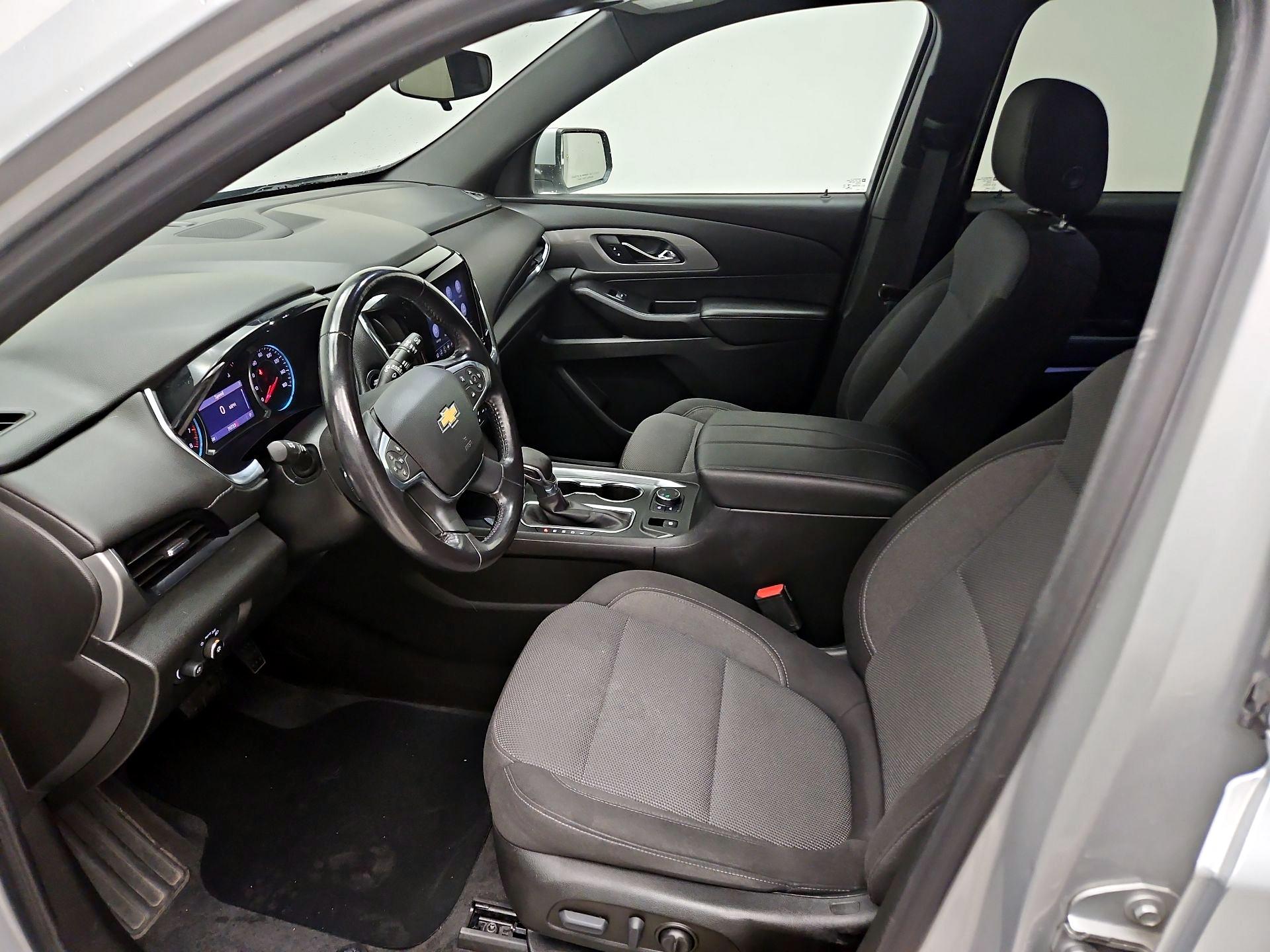 Thumbnail: 2022 Chevrolet Traverse - 11