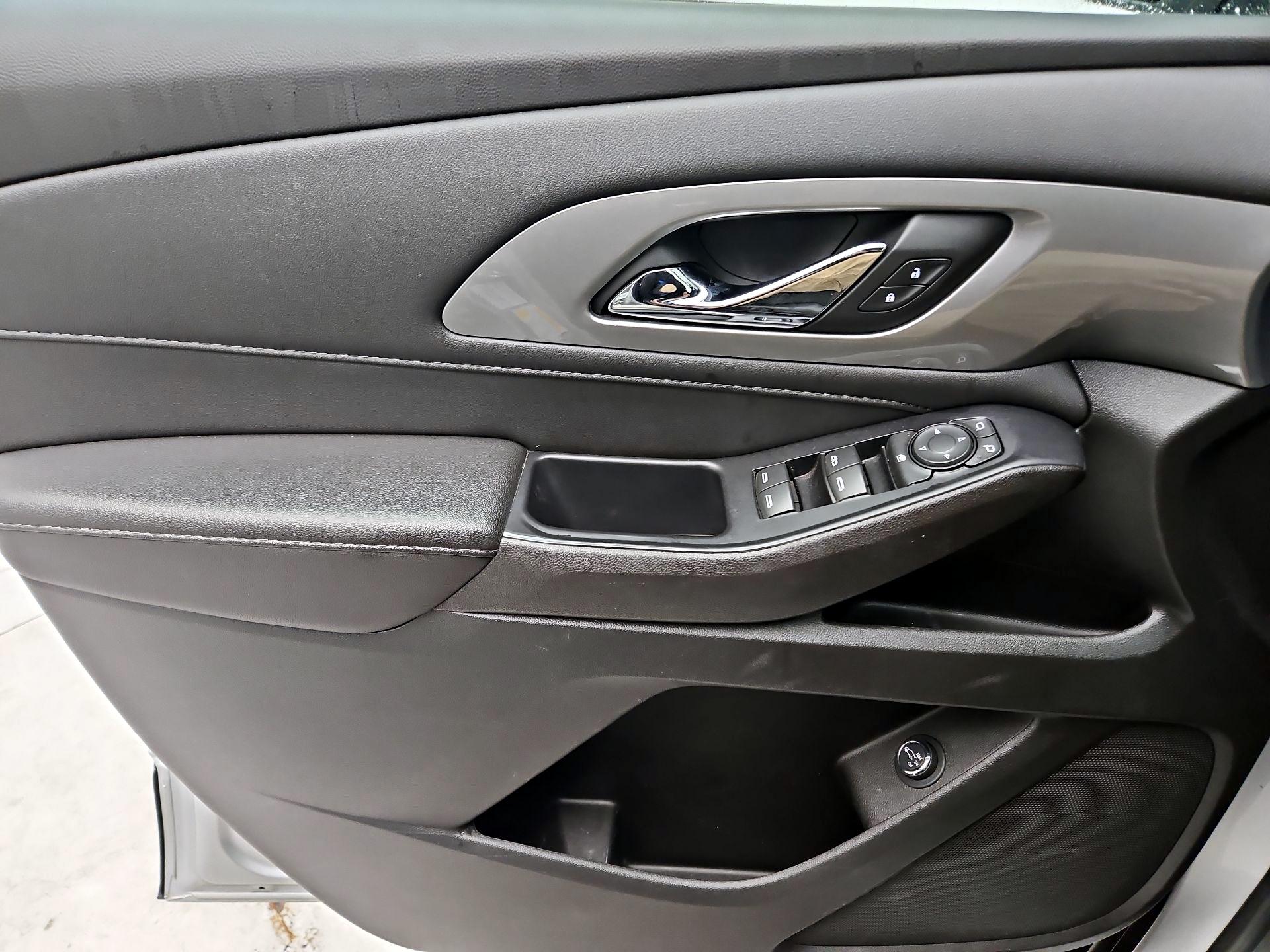 Thumbnail: 2022 Chevrolet Traverse - 12