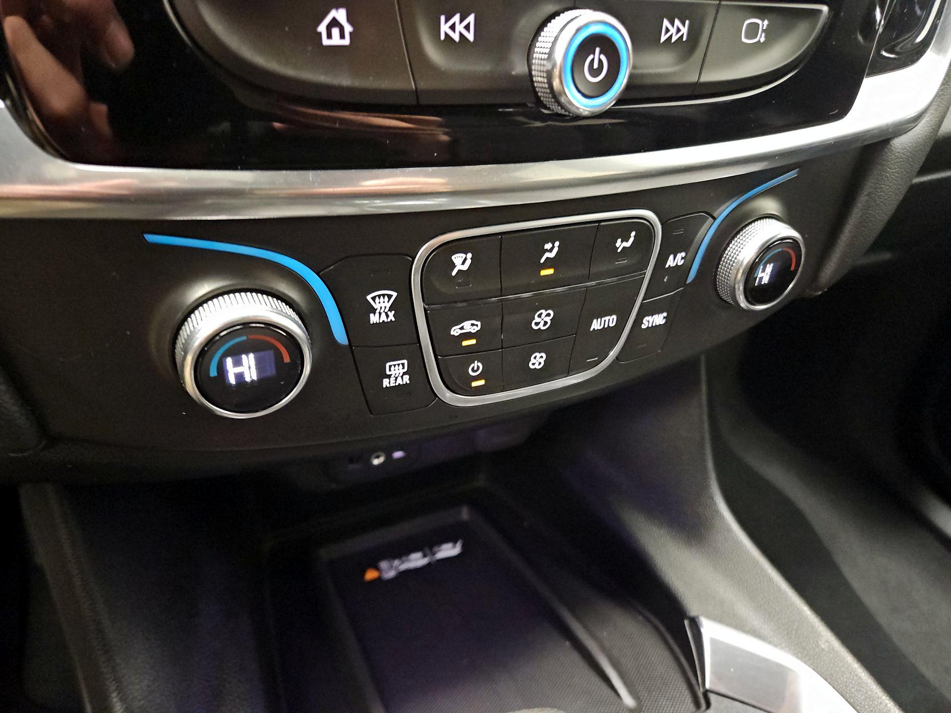 Thumbnail: 2022 Chevrolet Traverse - 16